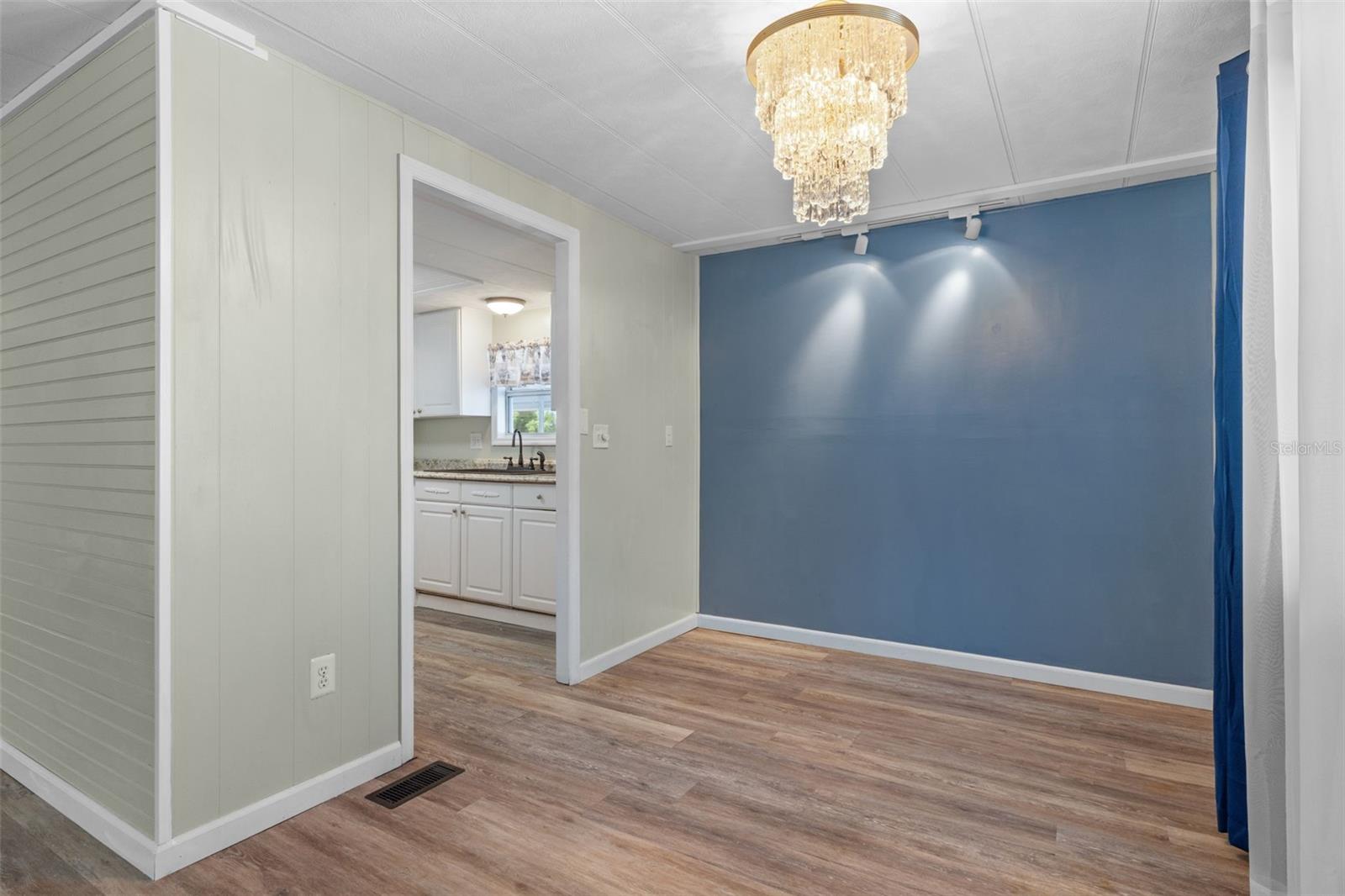 9075 Highpoint Blvd Property Photo 12