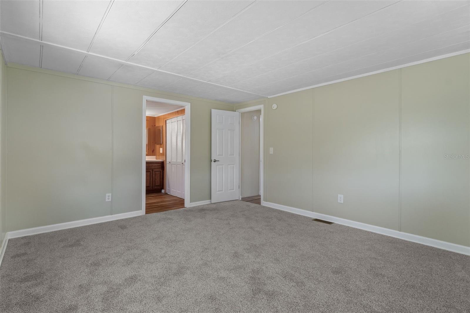 9075 Highpoint Blvd Property Photo 21
