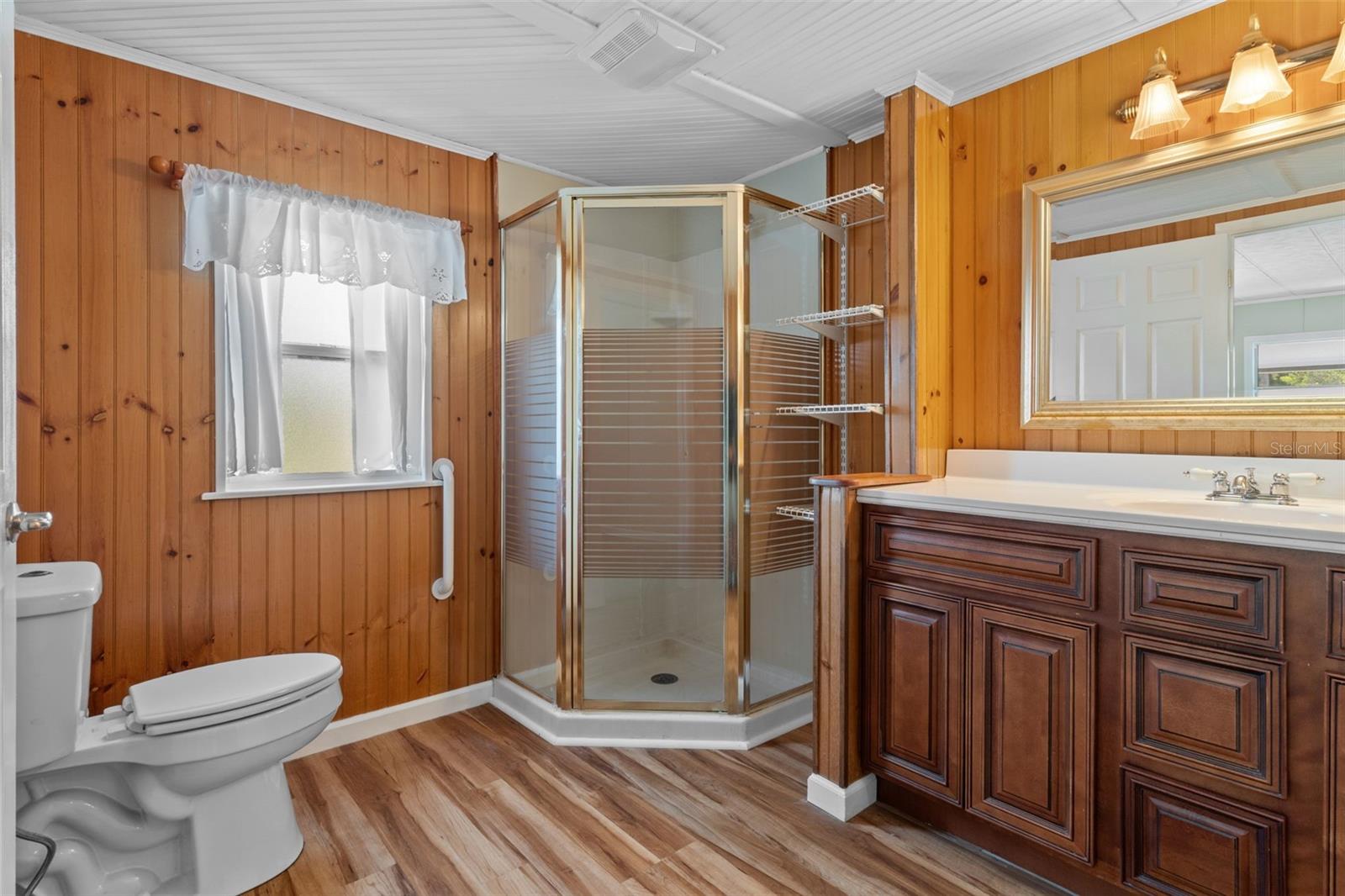 9075 Highpoint Blvd Property Photo 24