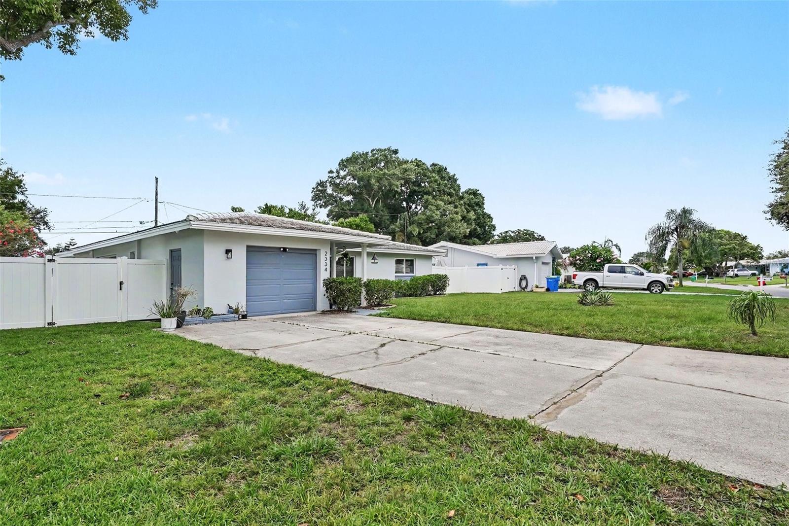 2334 Tudor Ln Property Photo 4