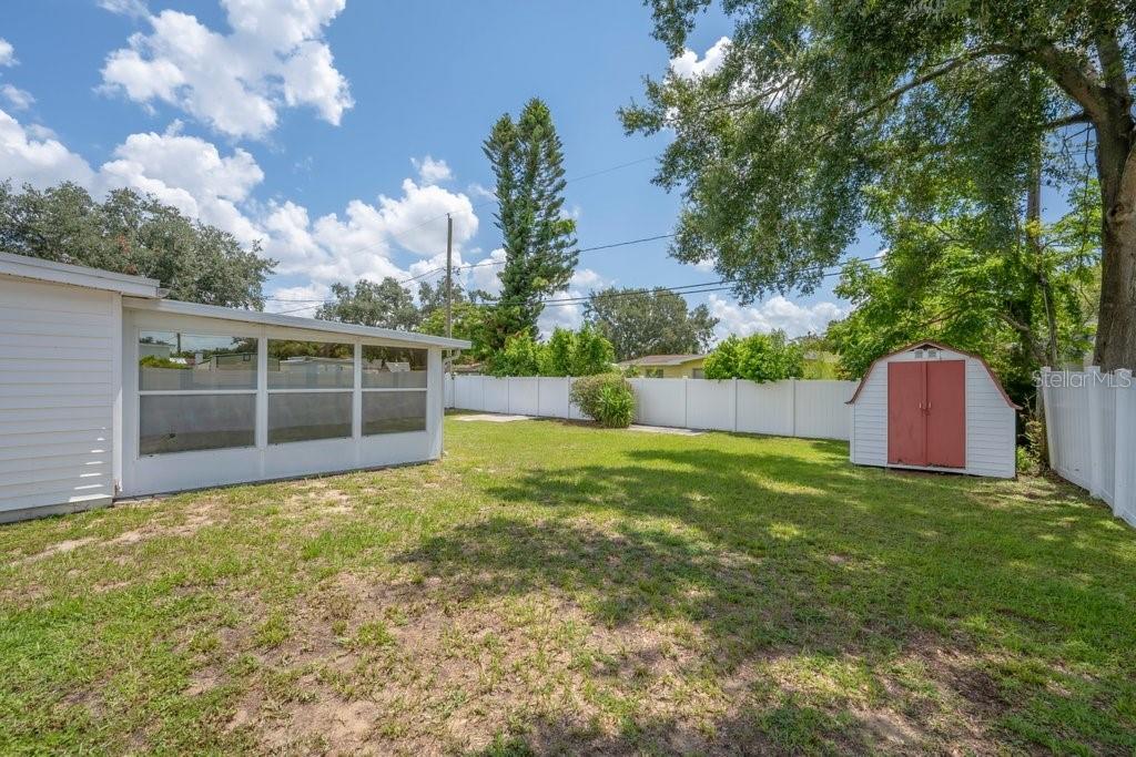 1105 N Parsons Ave Property Photo 2