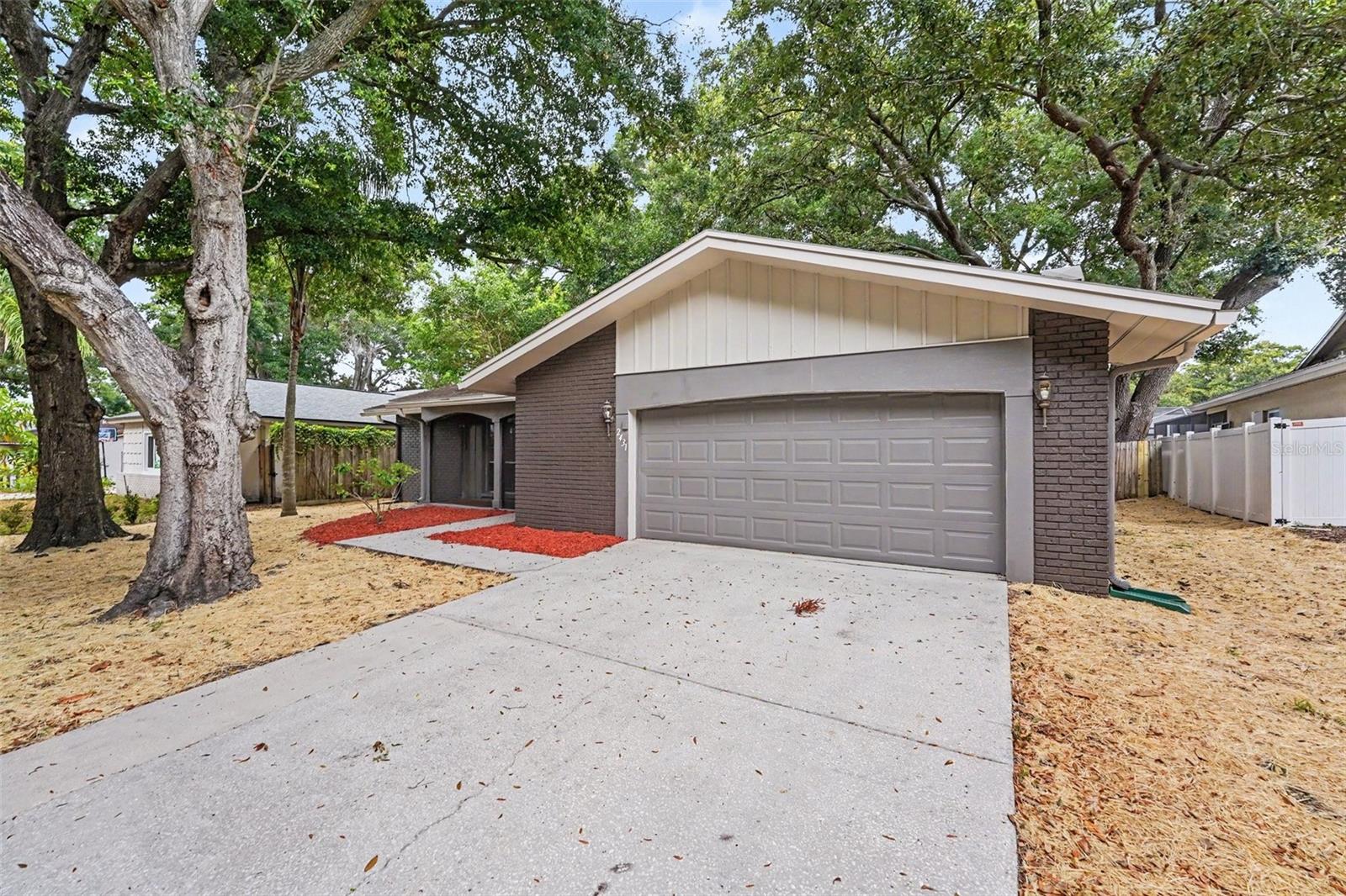 2431 Grove Ridge Dr Property Photo 2