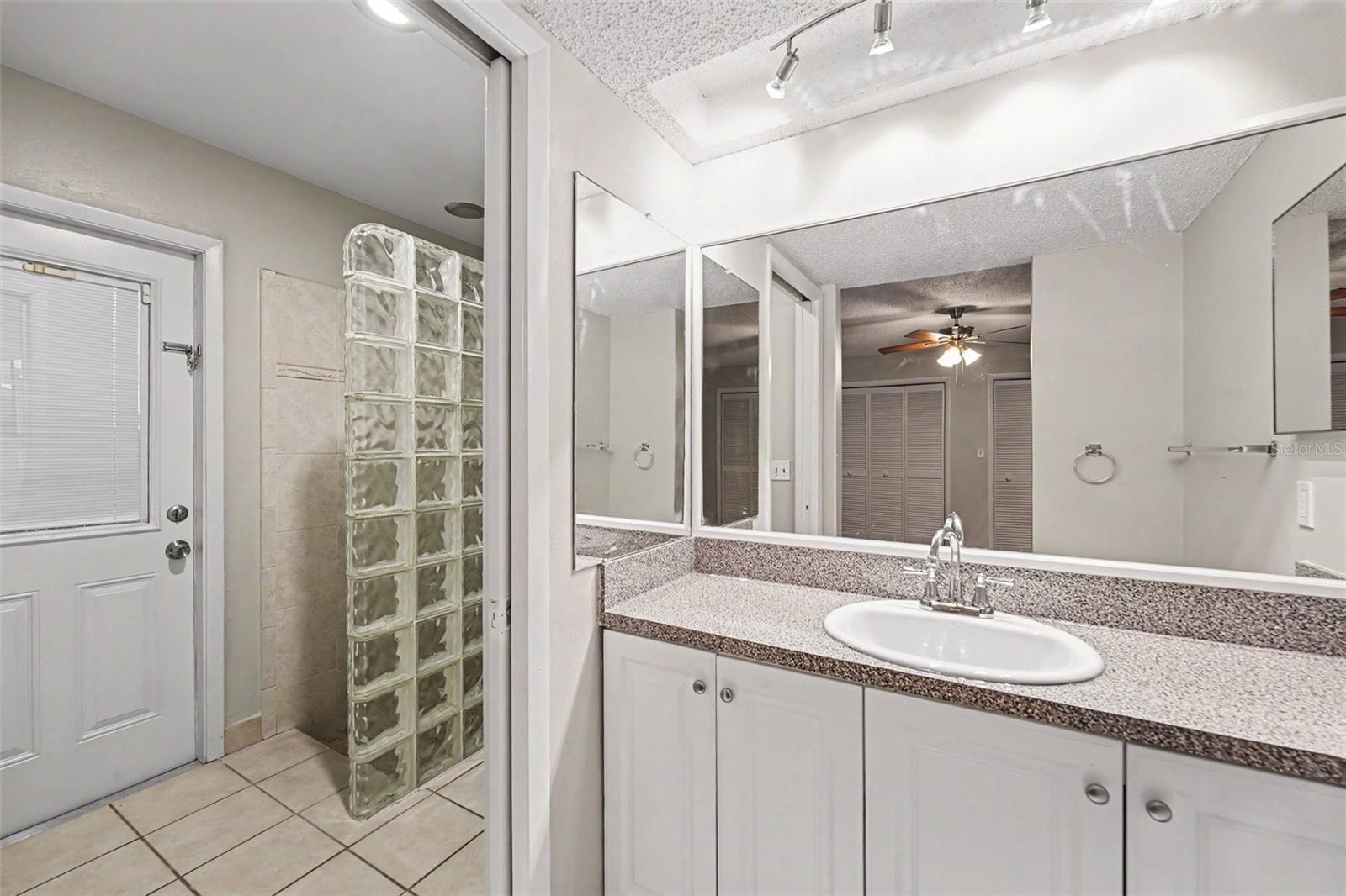 2431 Grove Ridge Dr Property Photo 19