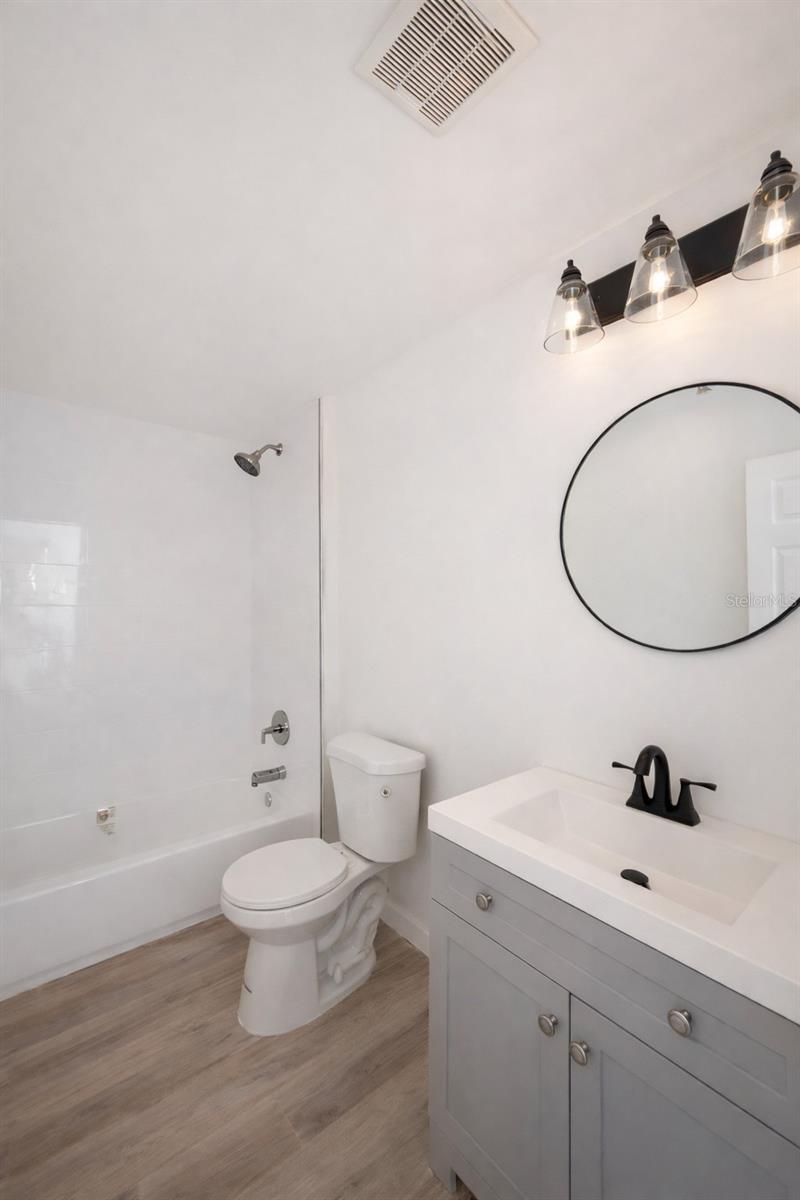 502 Nw Crystal St Property Photo 6