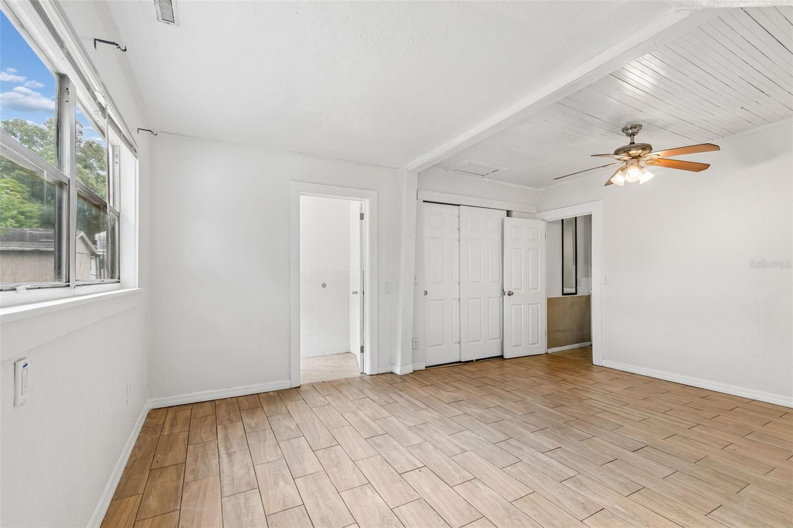 1363 Tioga Ave Property Photo 12