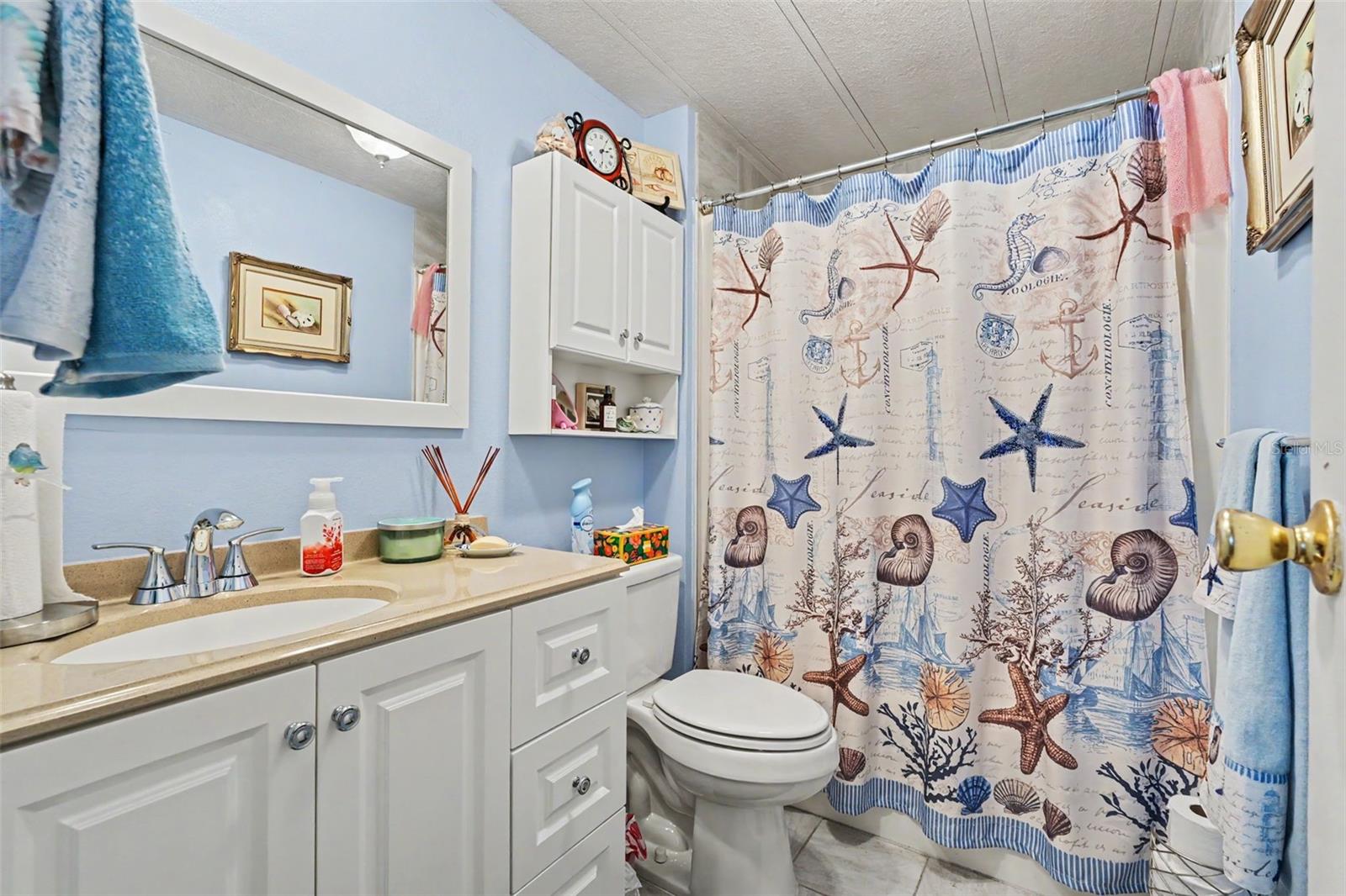 6523 Kansas St Property Photo 8