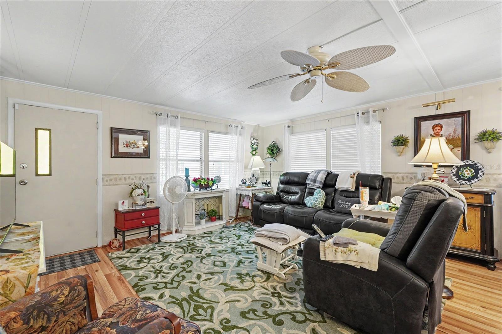 6523 Kansas St Property Photo 29