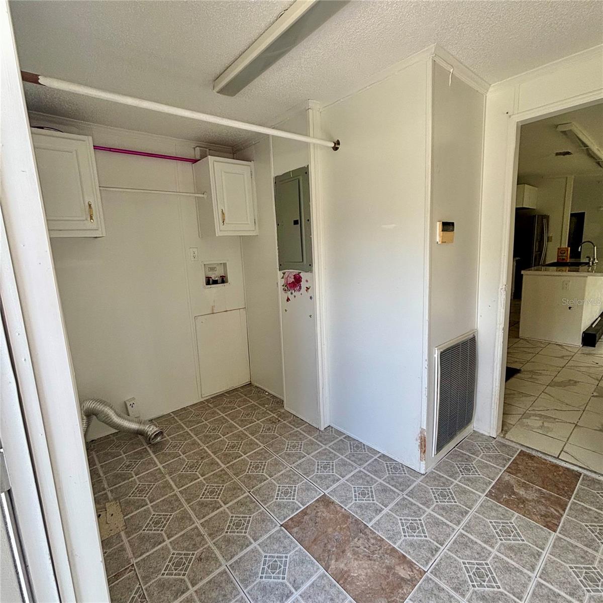 TB8525170 Property Photo 21