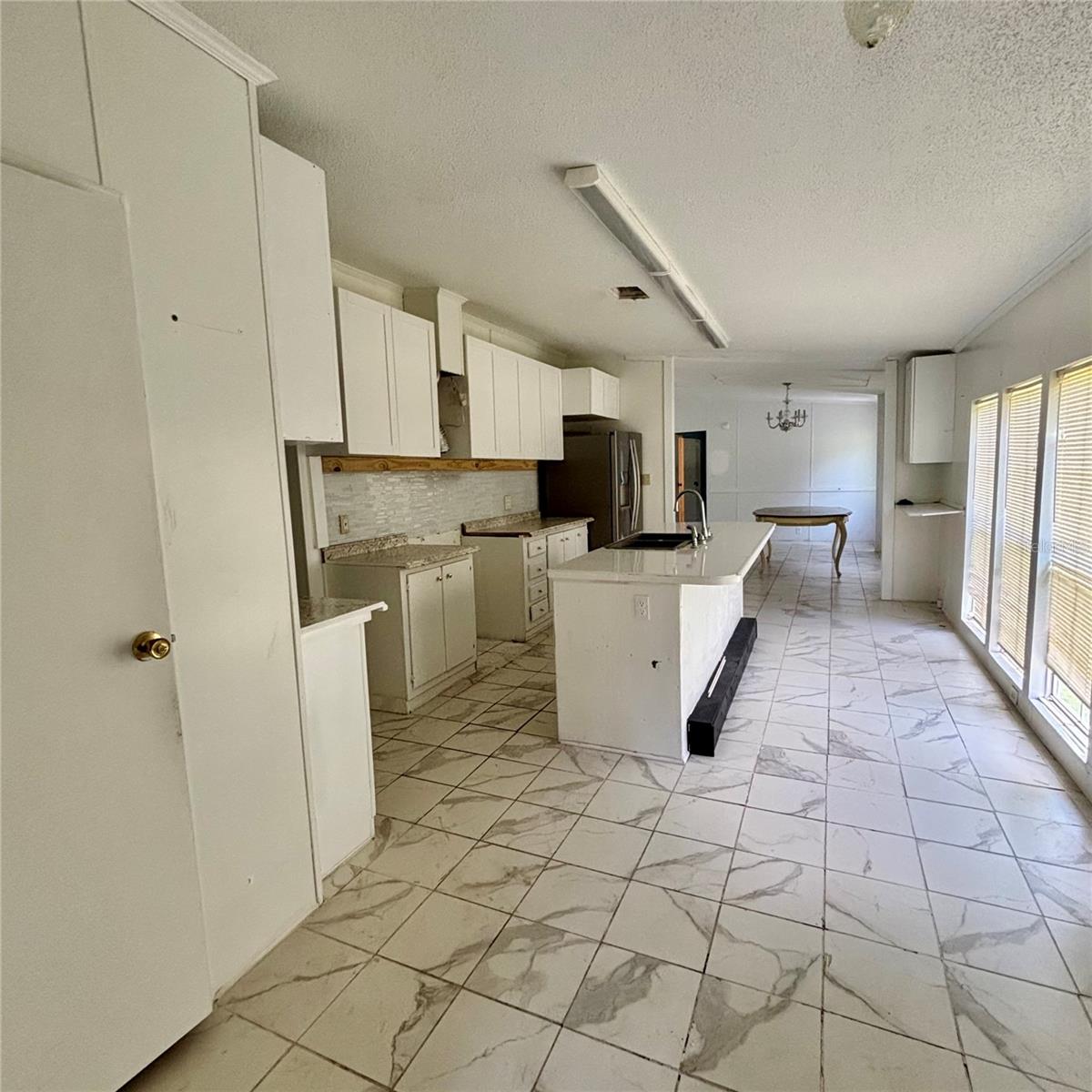 TB8525170 Property Photo 22