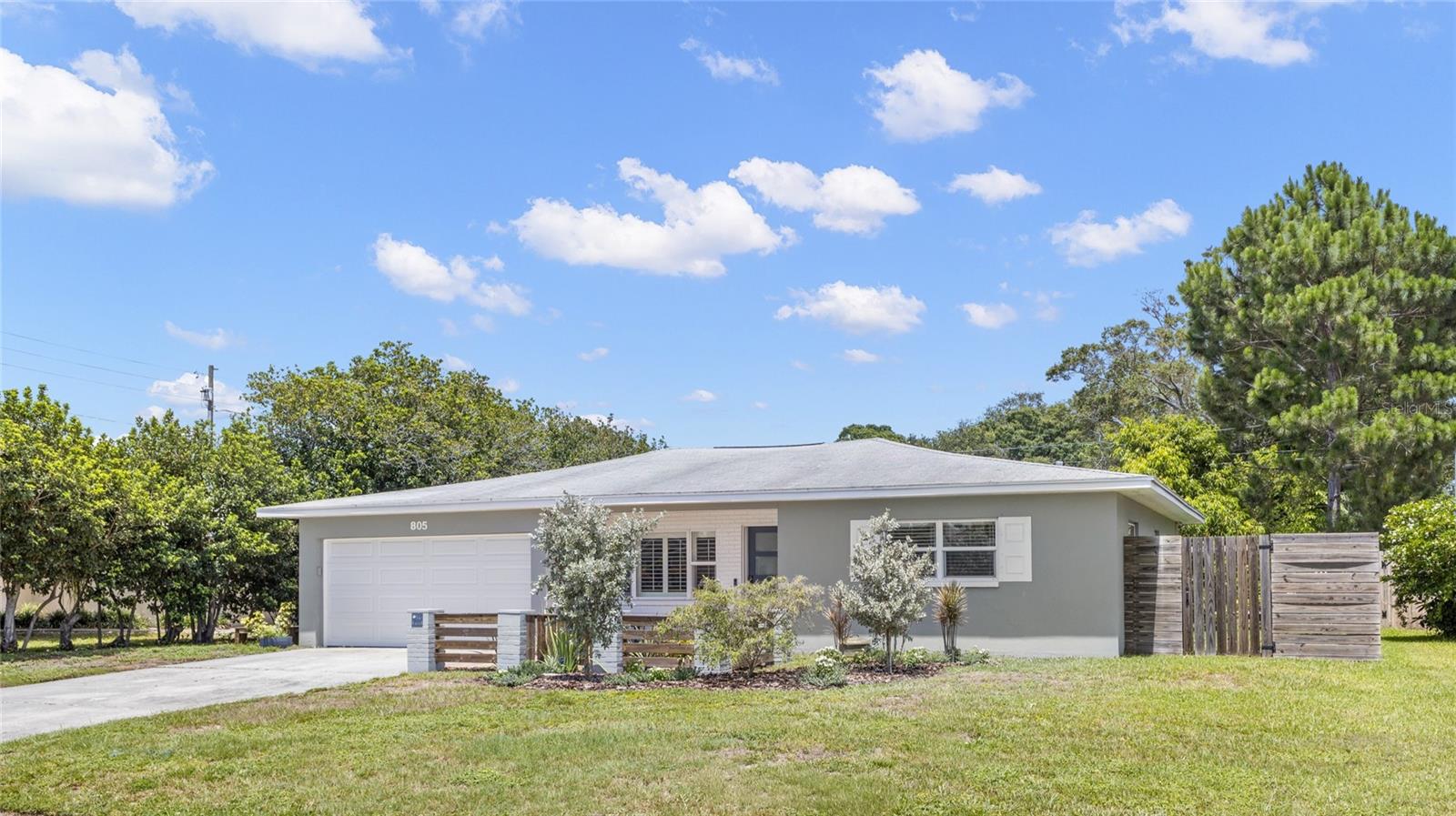 805 WELLINGTON DR