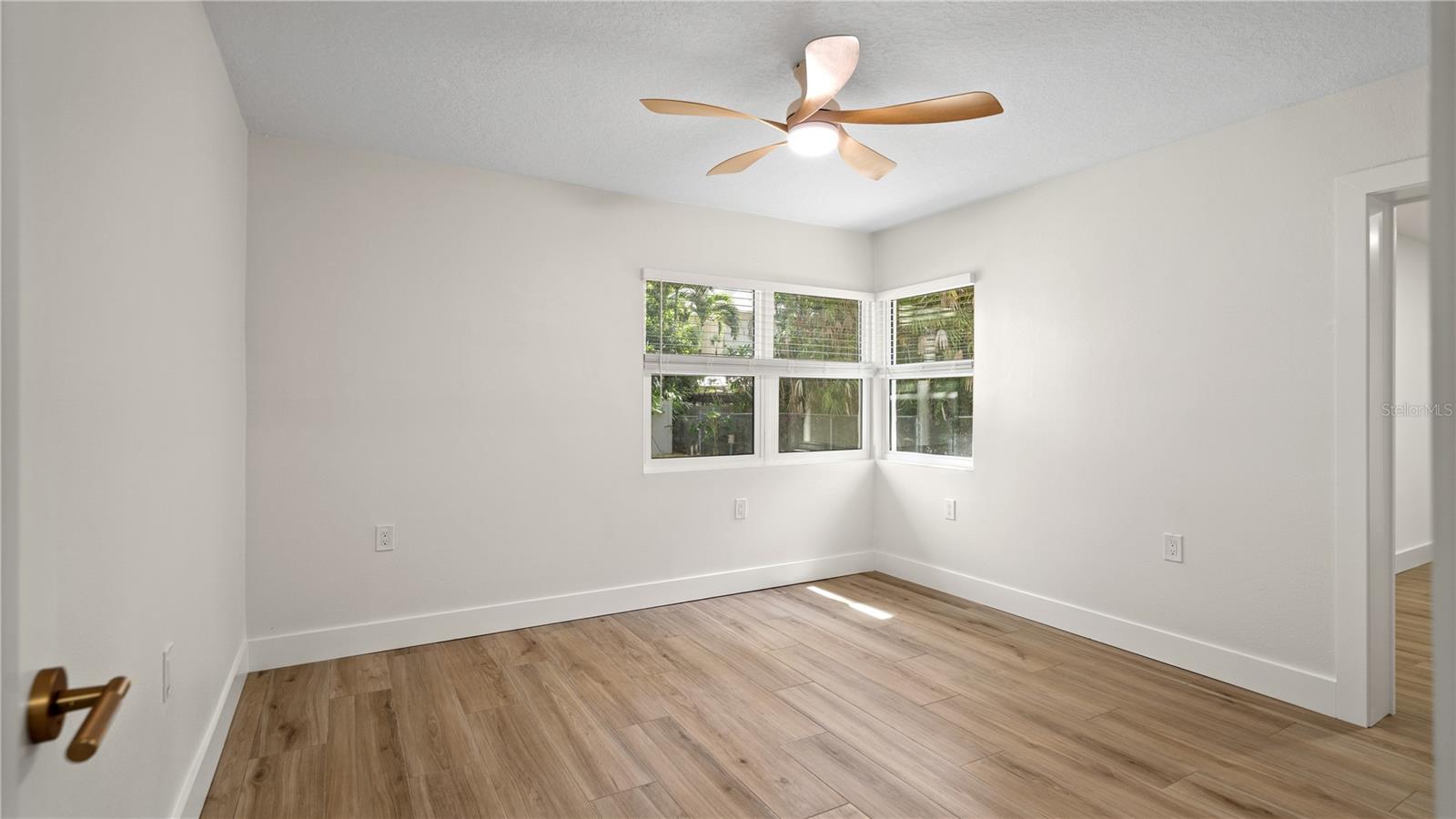 4623 W Browning Ave Property Photo 38