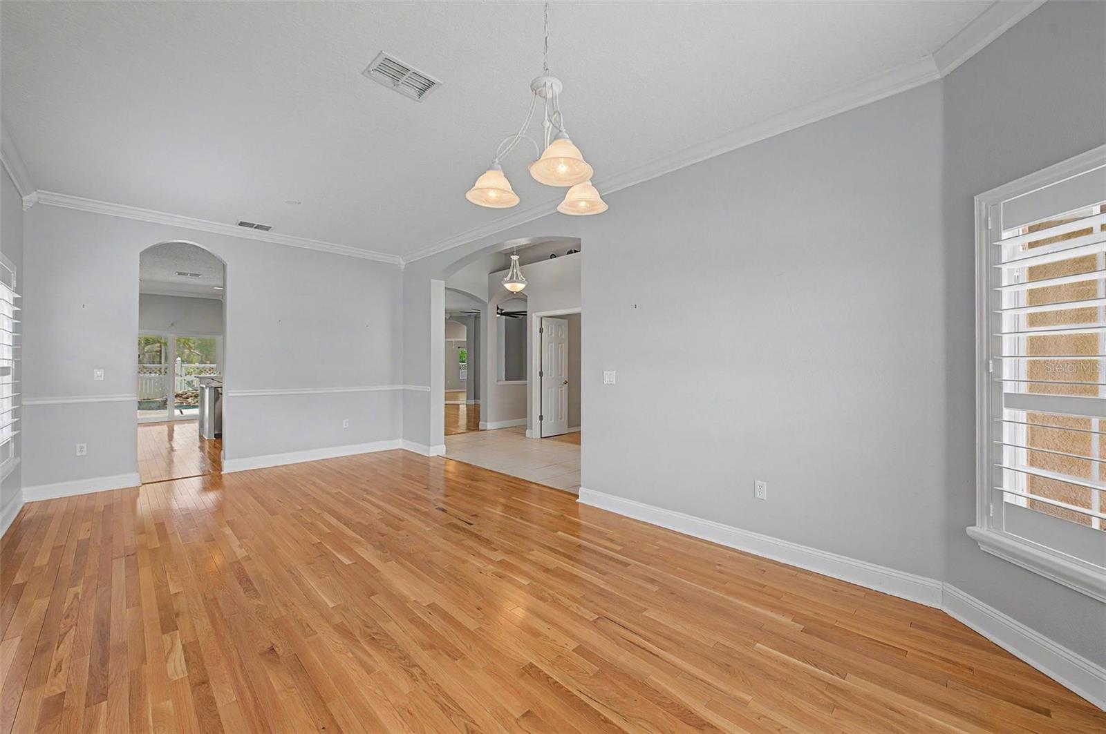 2811 Ravendale Ln Property Photo 6