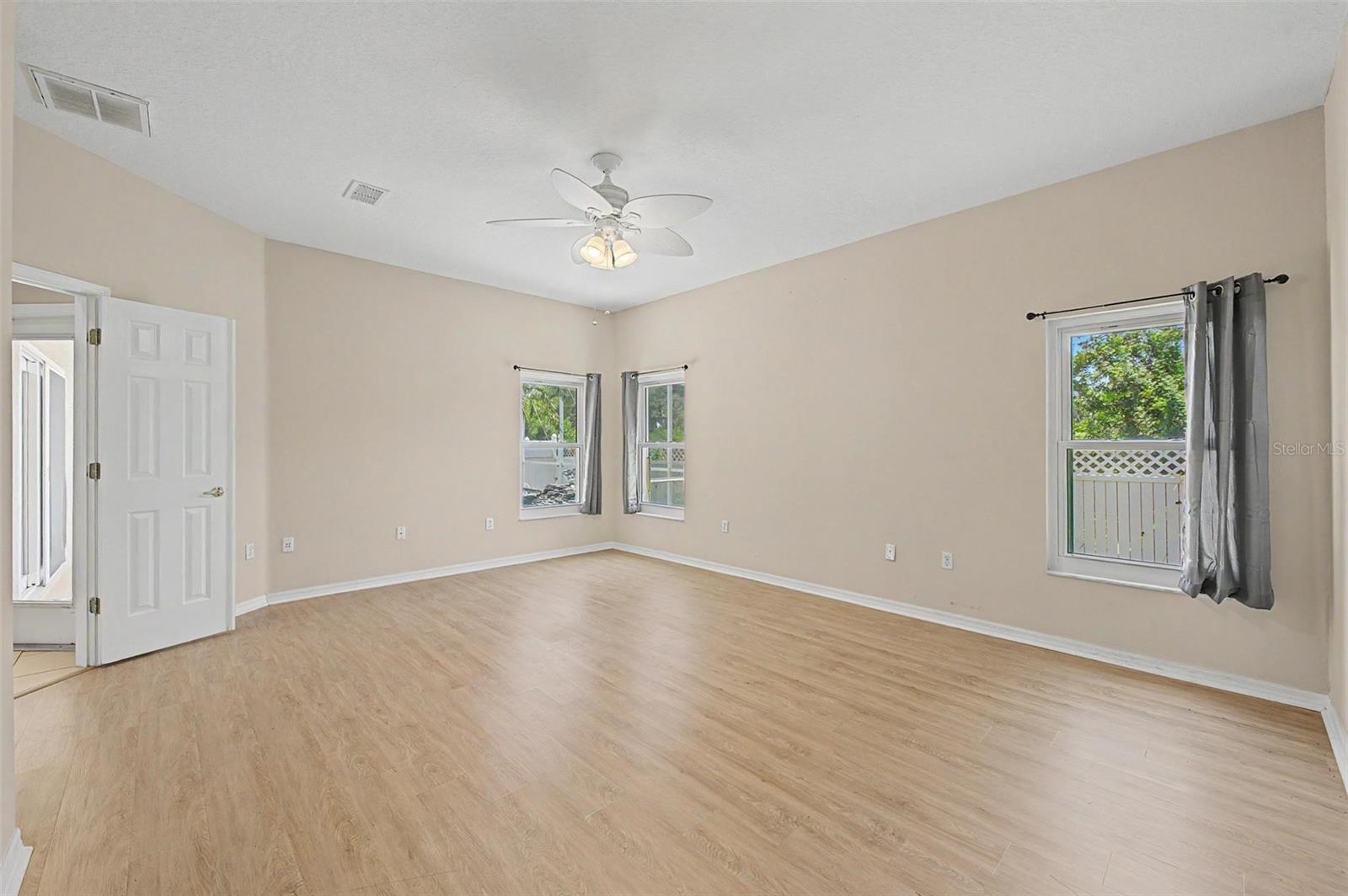 2811 Ravendale Ln Property Photo 17