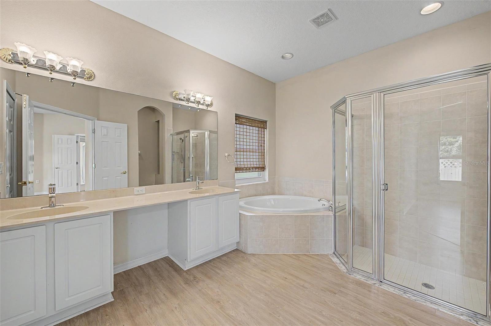 2811 Ravendale Ln Property Photo 20