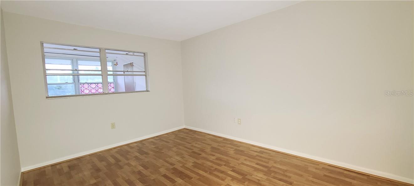 911 Washington Ave #305 Property Photo 8