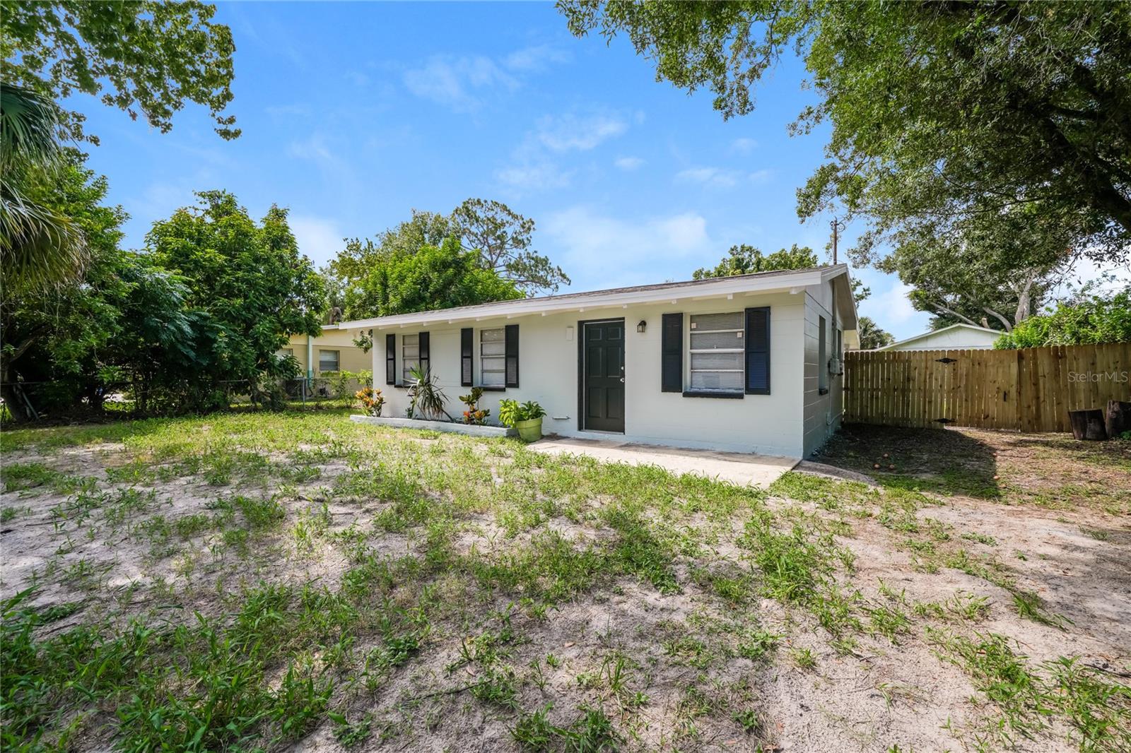 9216 W Patterson St Property Photo 1
