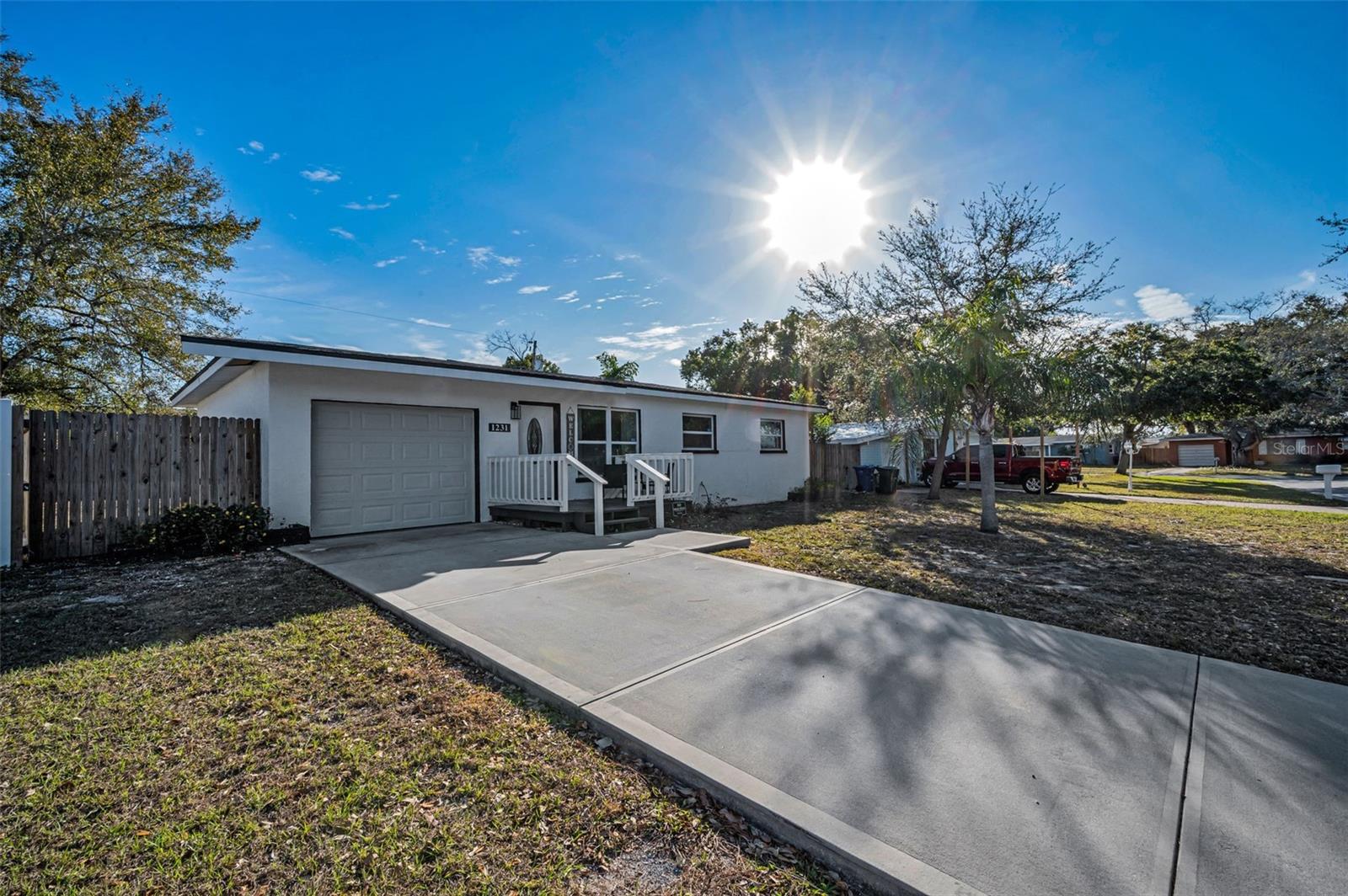 1231 LITTLE JOHN LN Property Photo 1
