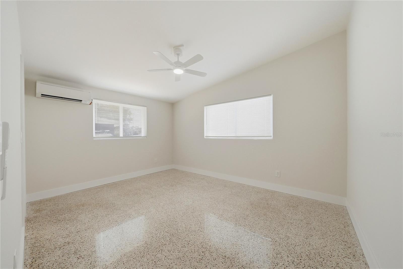 197 Overbrook Dr E Property Photo 21