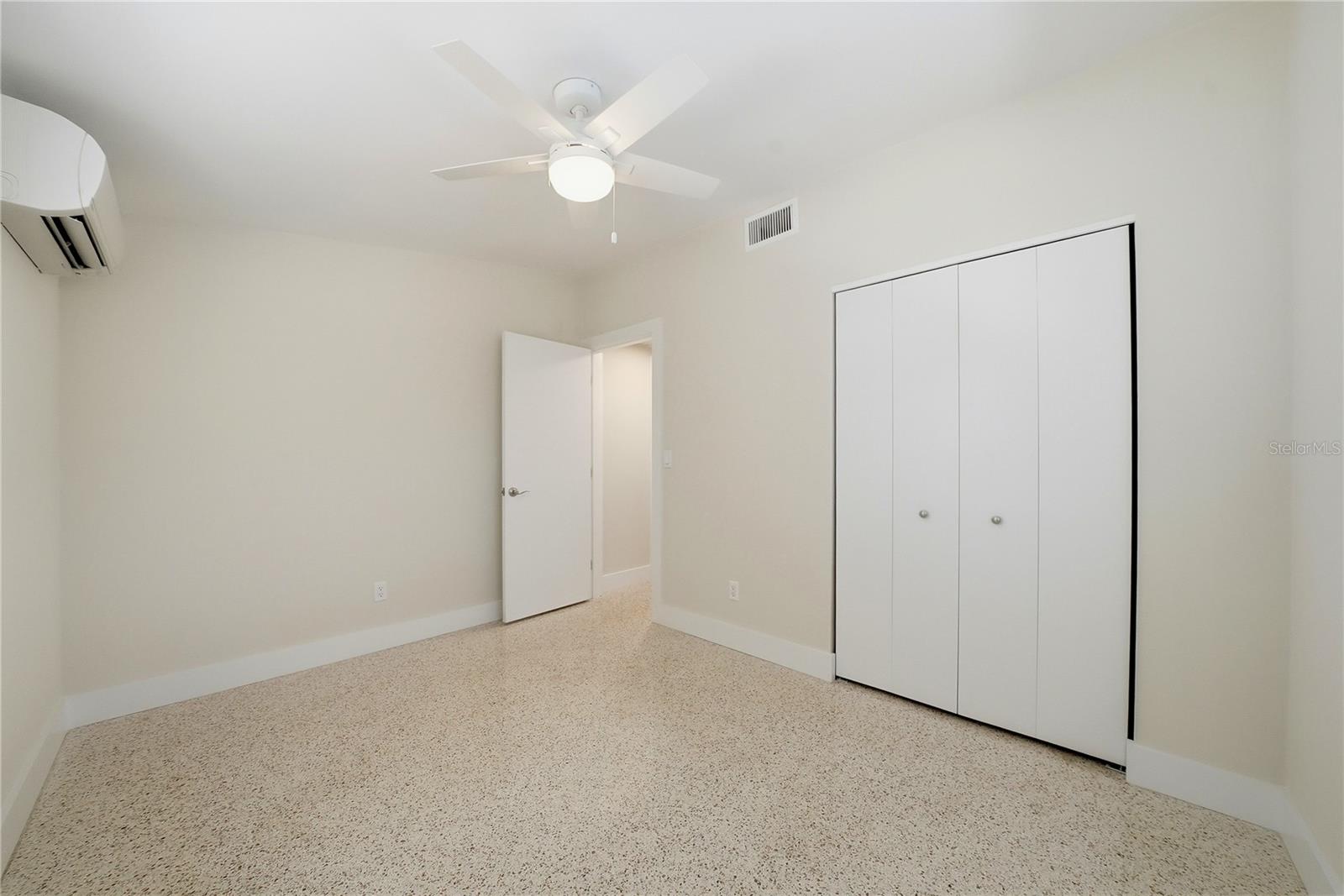 197 Overbrook Dr E Property Photo 28
