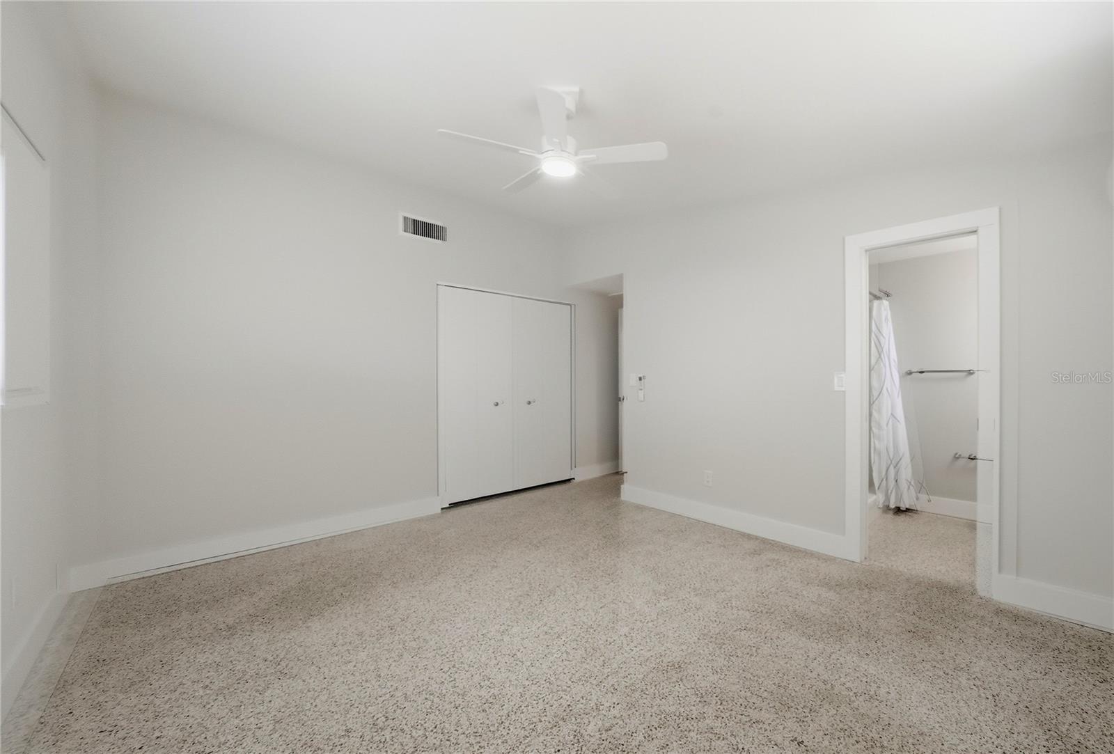 197 Overbrook Dr E Property Photo 29