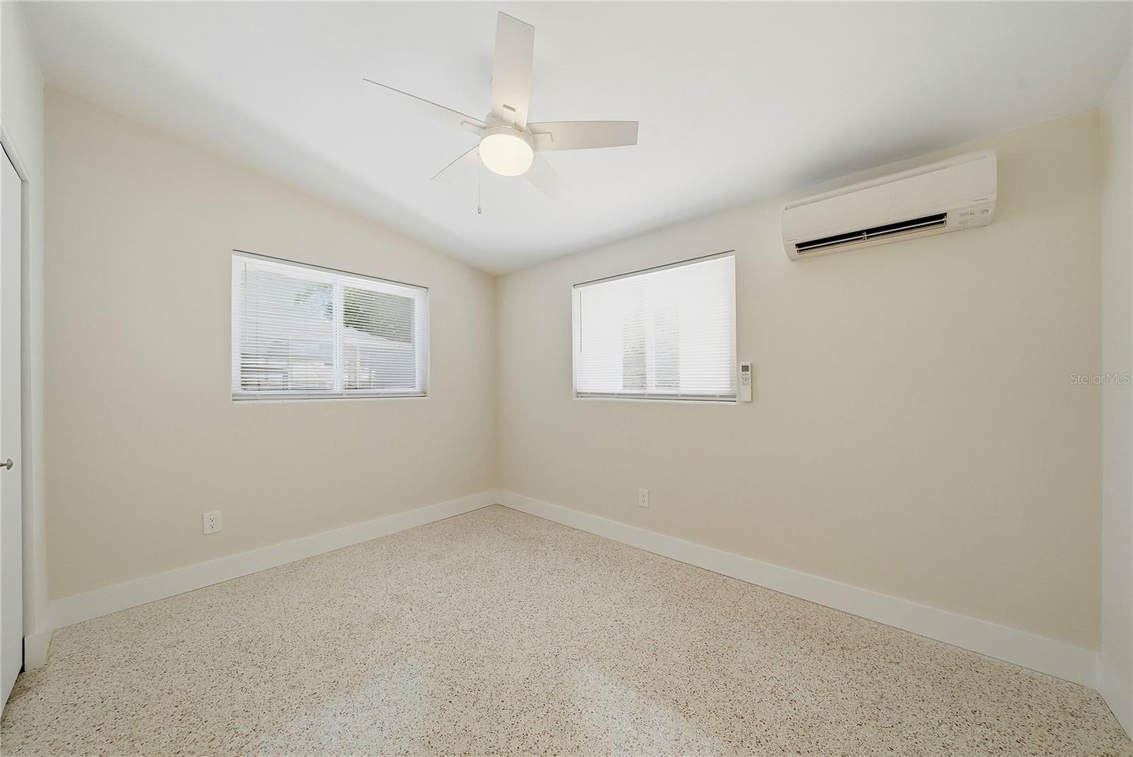 197 Overbrook Dr E Property Photo 30