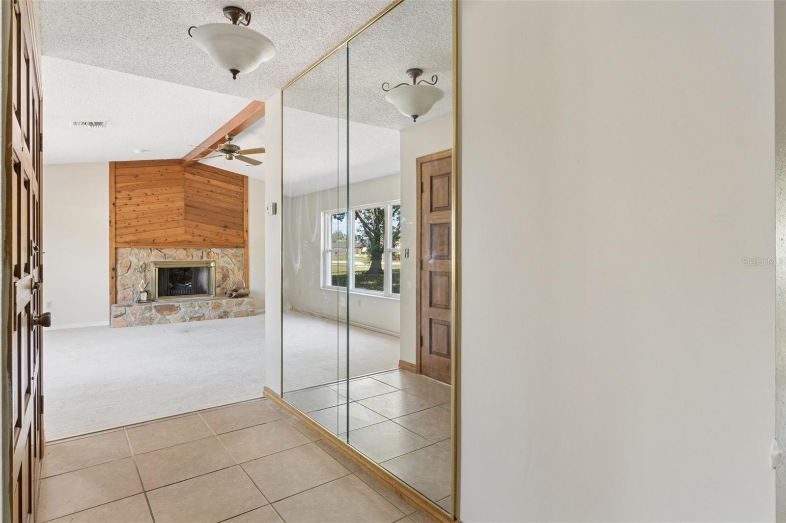 10200 Sunburst Ct Property Photo 6