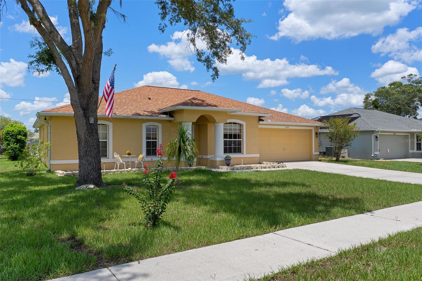 15437 Deer Path Dr Property Photo 2