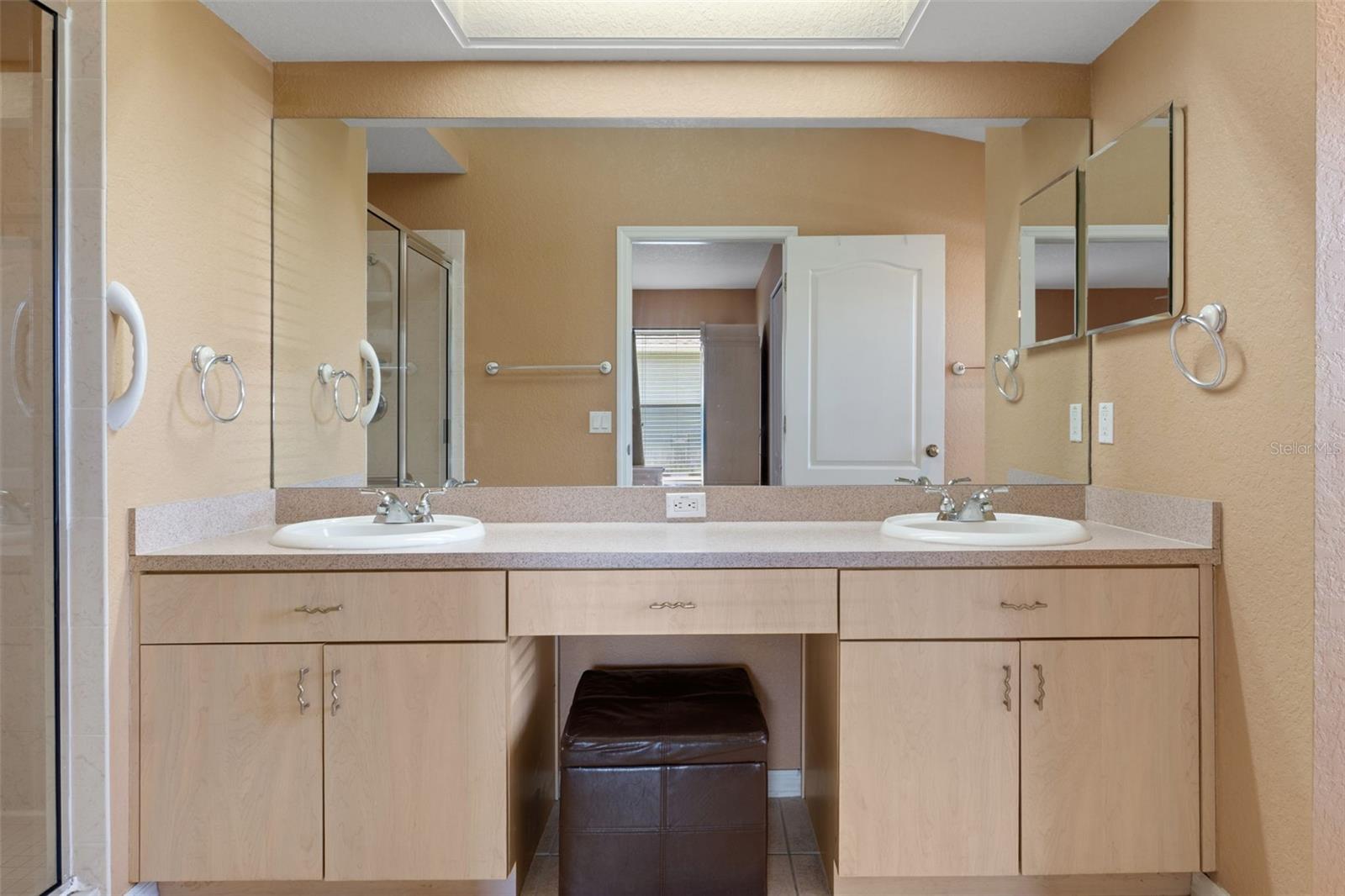 15437 Deer Path Dr Property Photo 22
