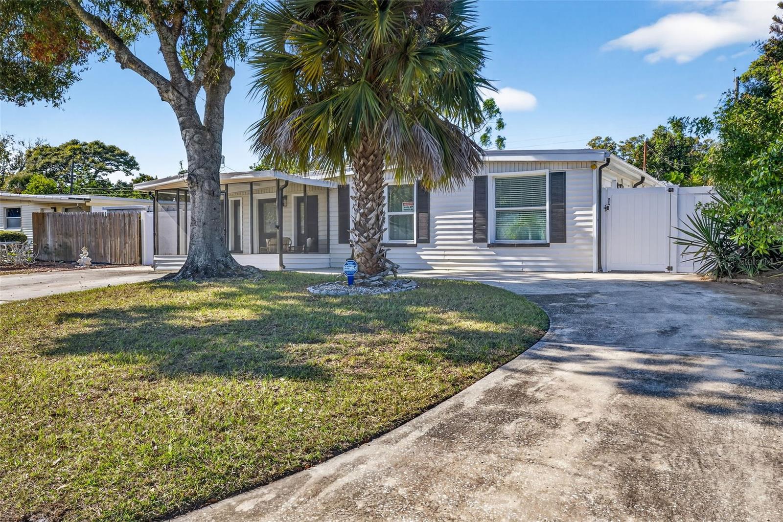9370 83rd St Property Photo 1