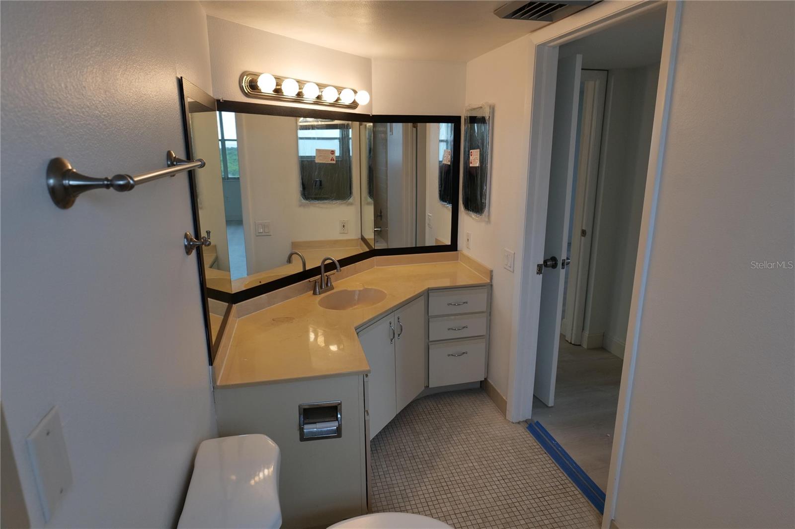 2333 Feather Sound Dr #a607 Property Photo 7
