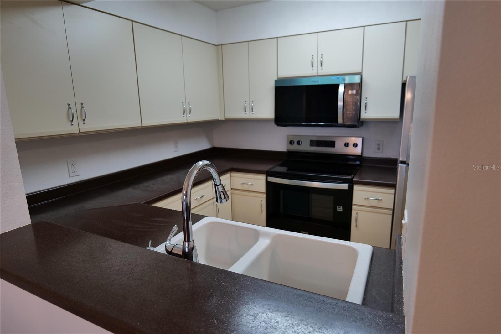 2333 Feather Sound Dr #a607 Property Photo 12