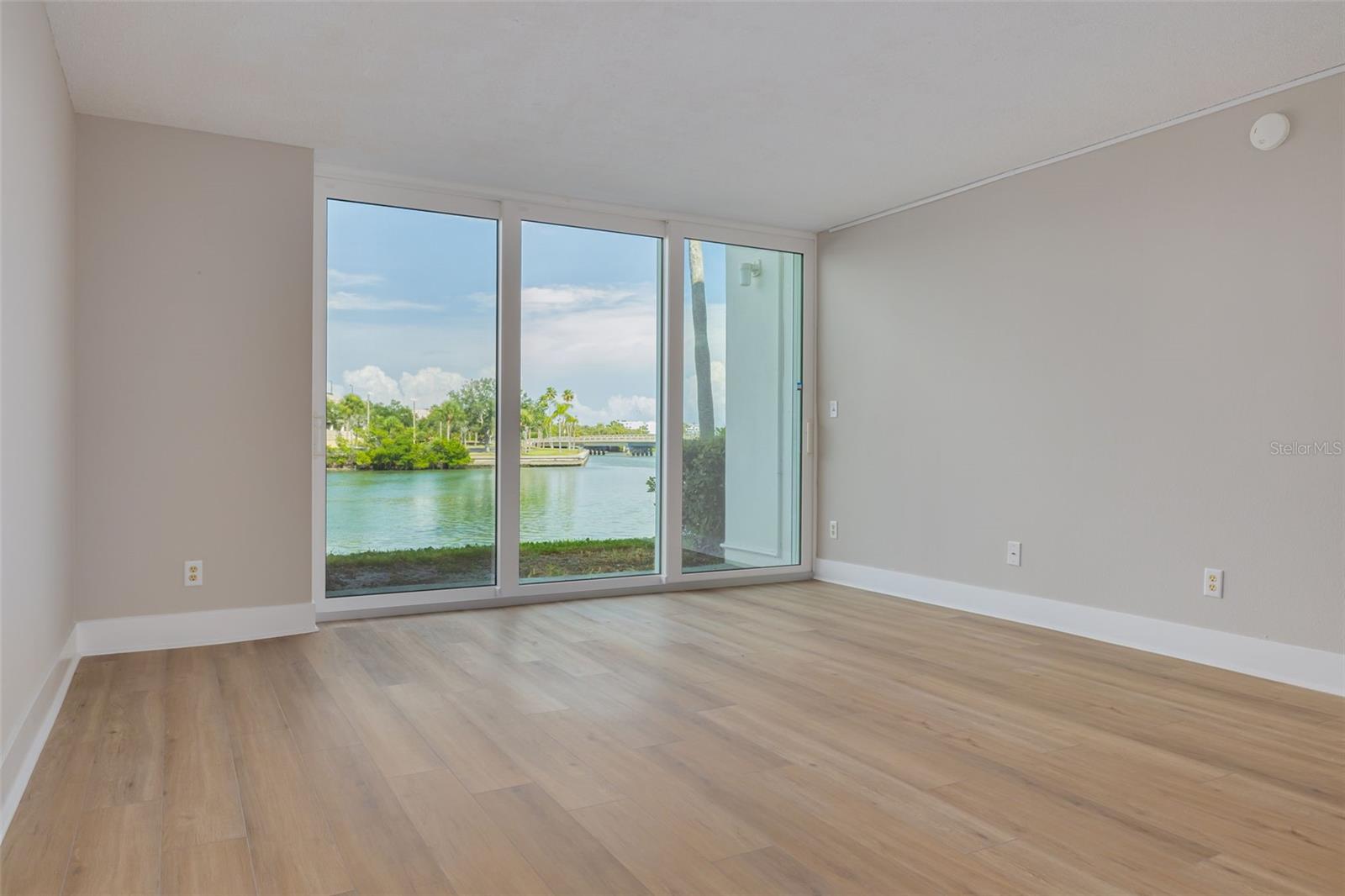 7425 Bay Island Dr S #107 Property Photo 18