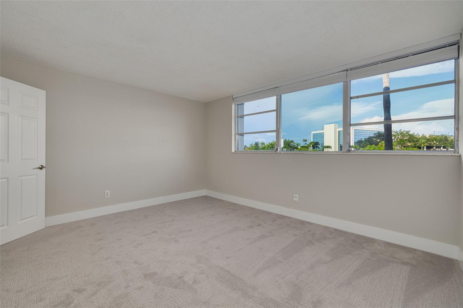 7425 Bay Island Dr S #107 Property Photo 29