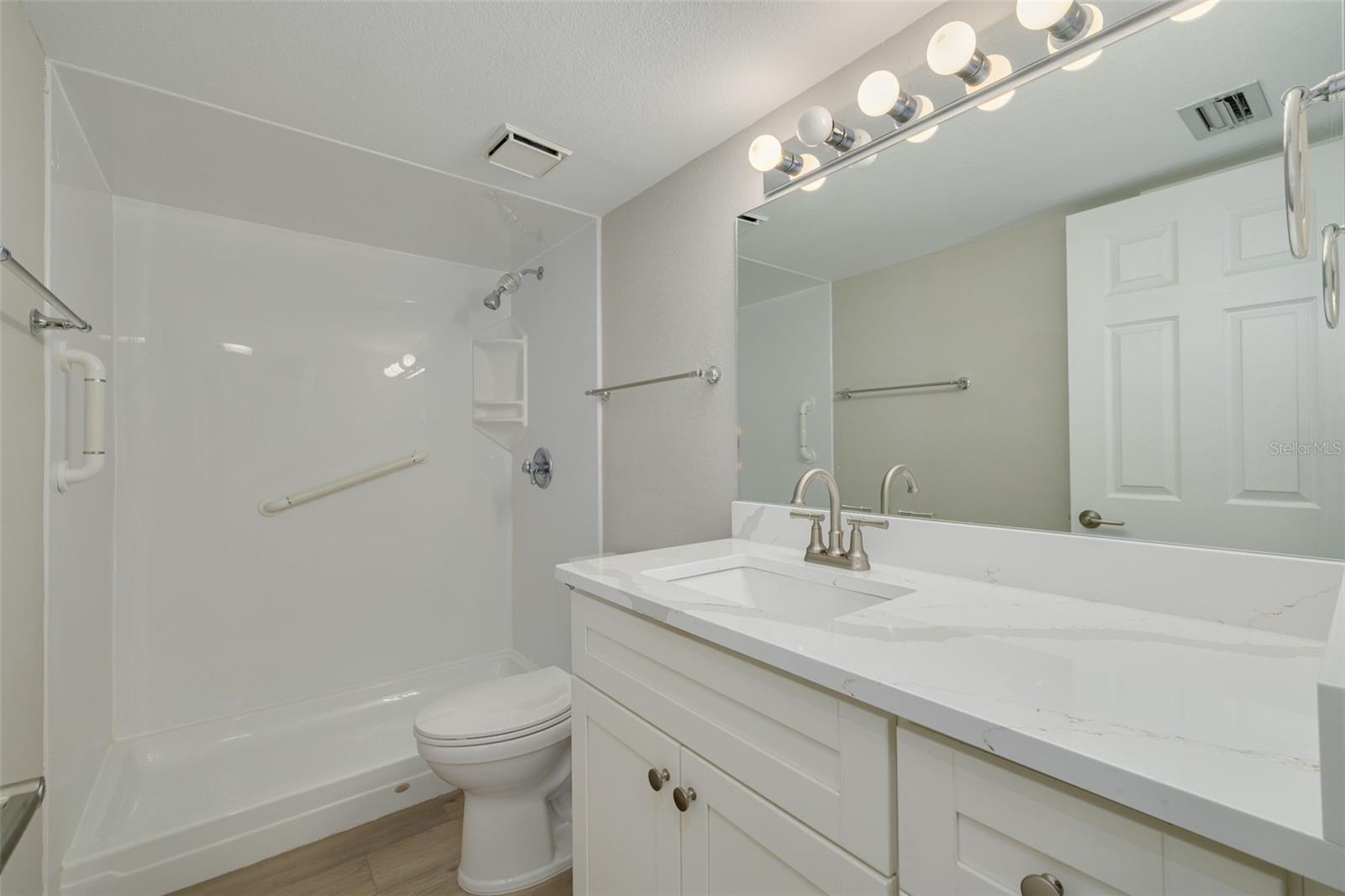 7425 Bay Island Dr S #107 Property Photo 31