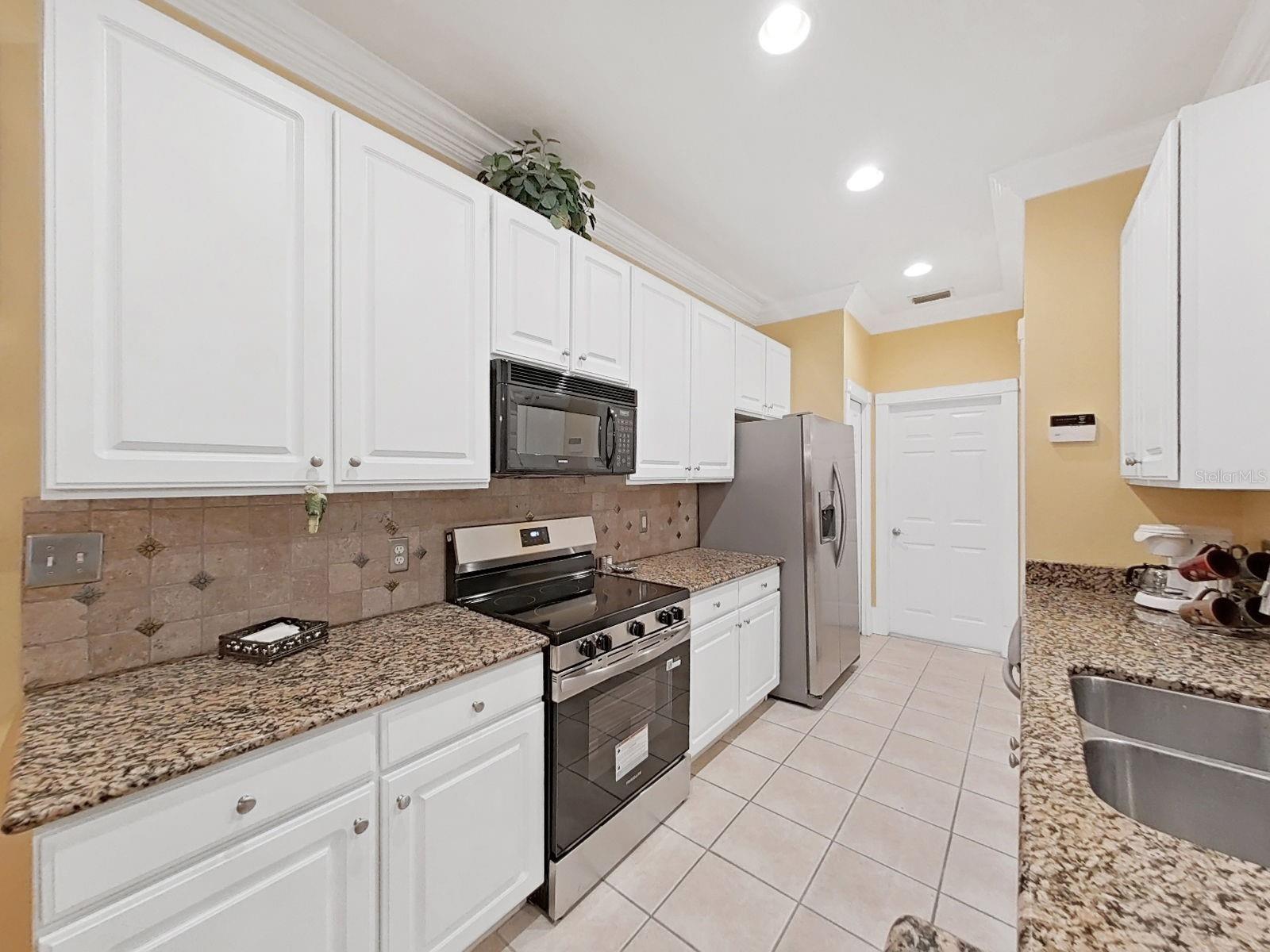 8609 Alexandra Arbor Ln Property Photo 25