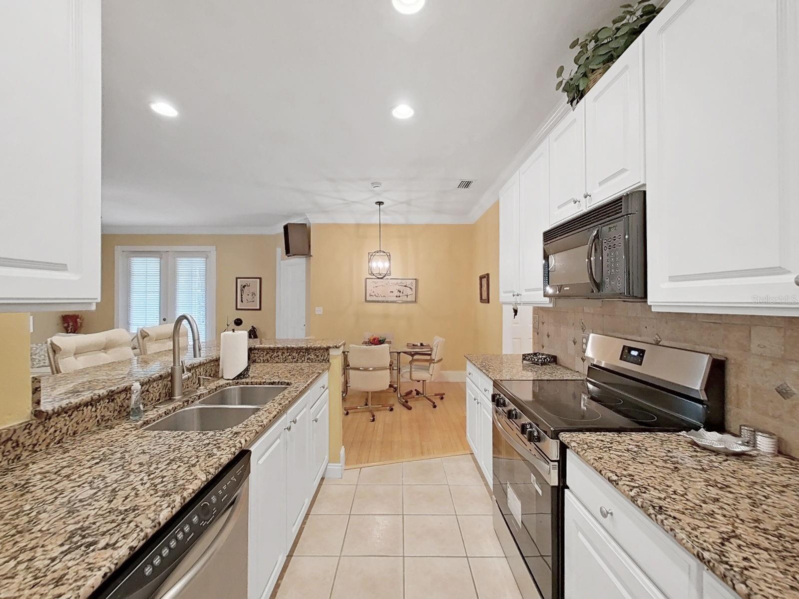 8609 Alexandra Arbor Ln Property Photo 26