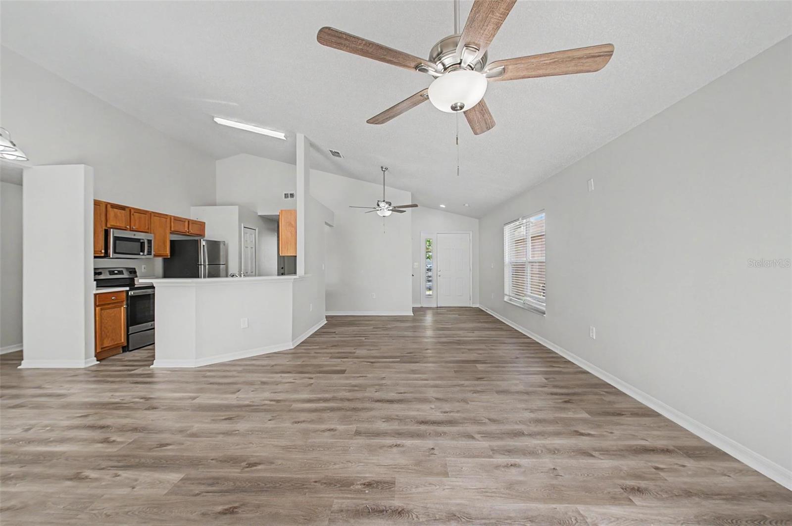 421 Holborn Loop Property Photo 9