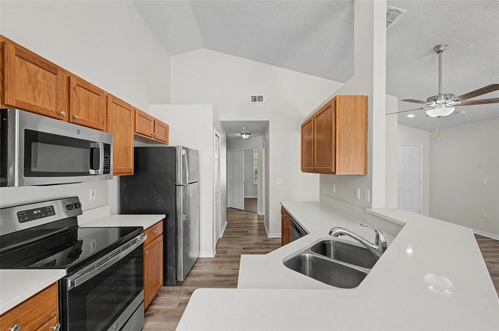 421 Holborn Loop Property Photo 16