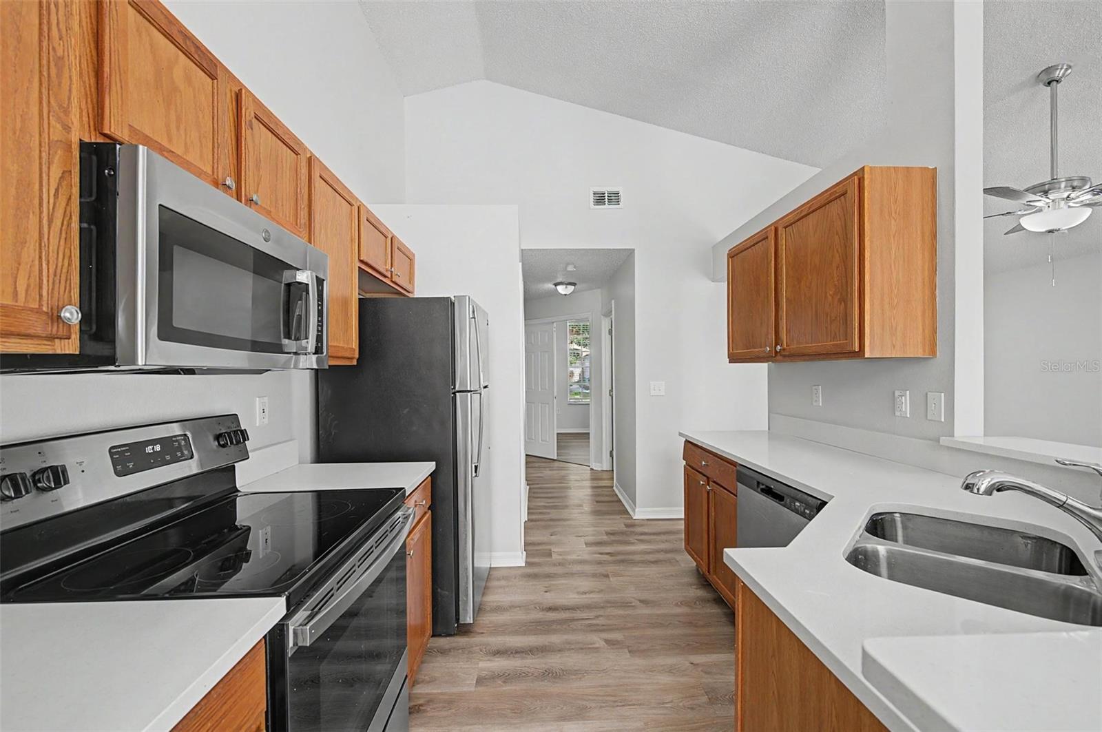 421 Holborn Loop Property Photo 18