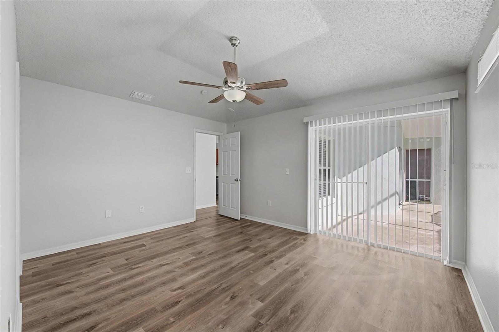 421 Holborn Loop Property Photo 24