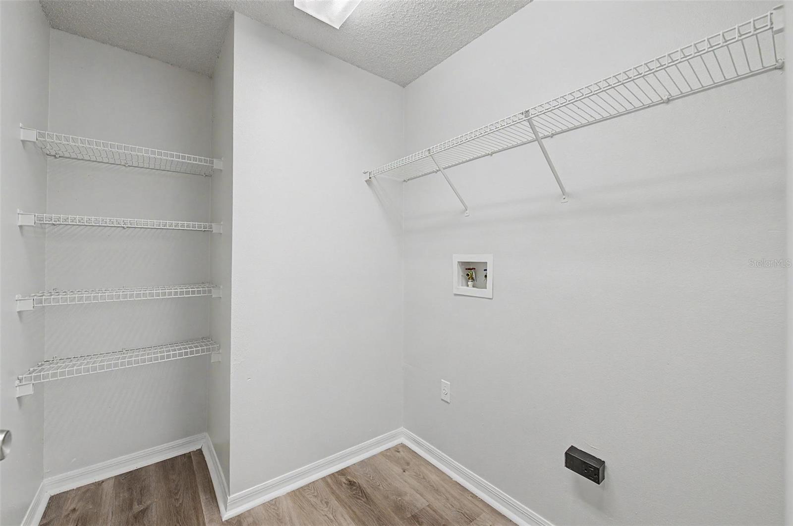 421 Holborn Loop Property Photo 30