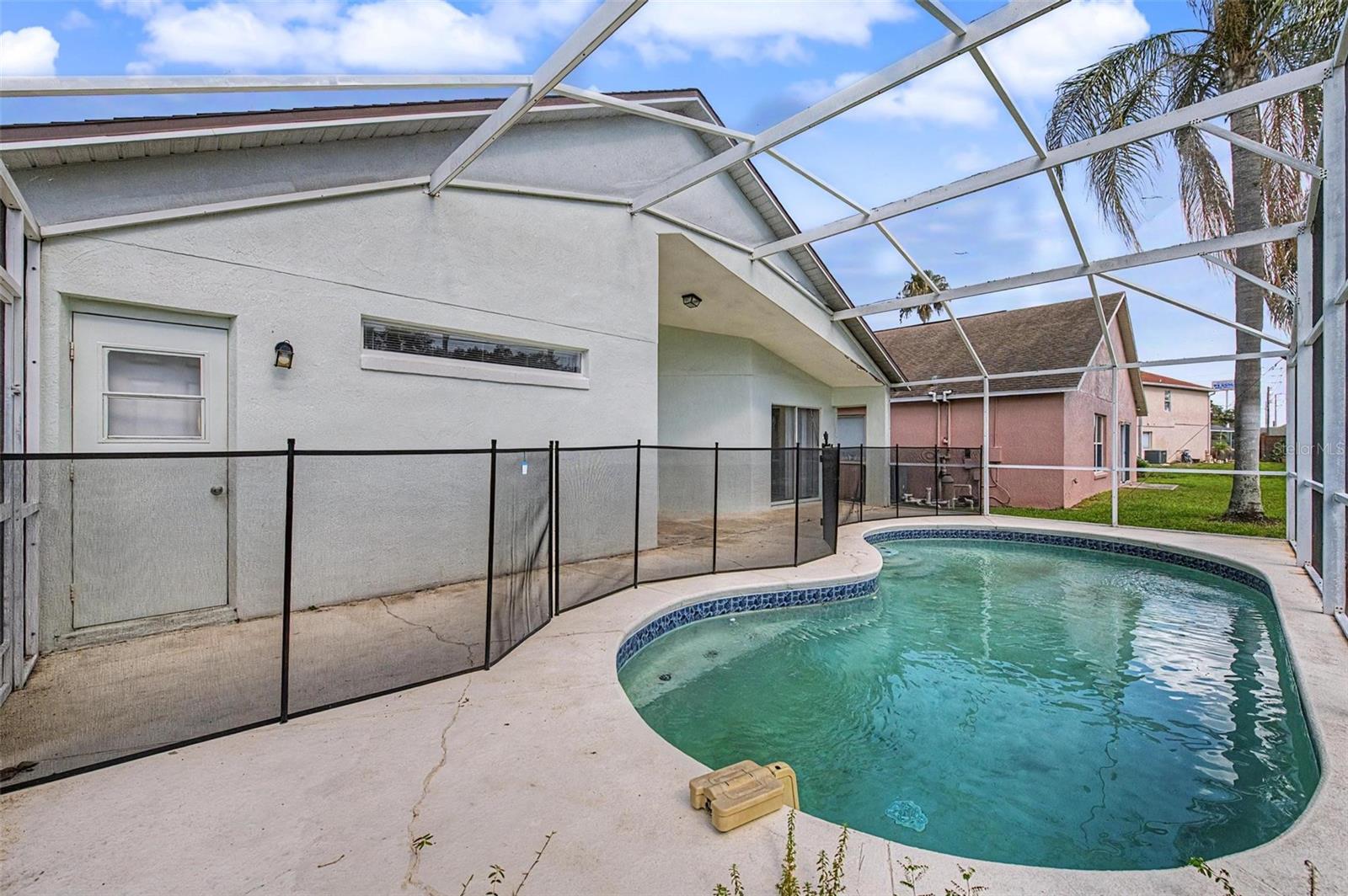 421 Holborn Loop Property Photo 35
