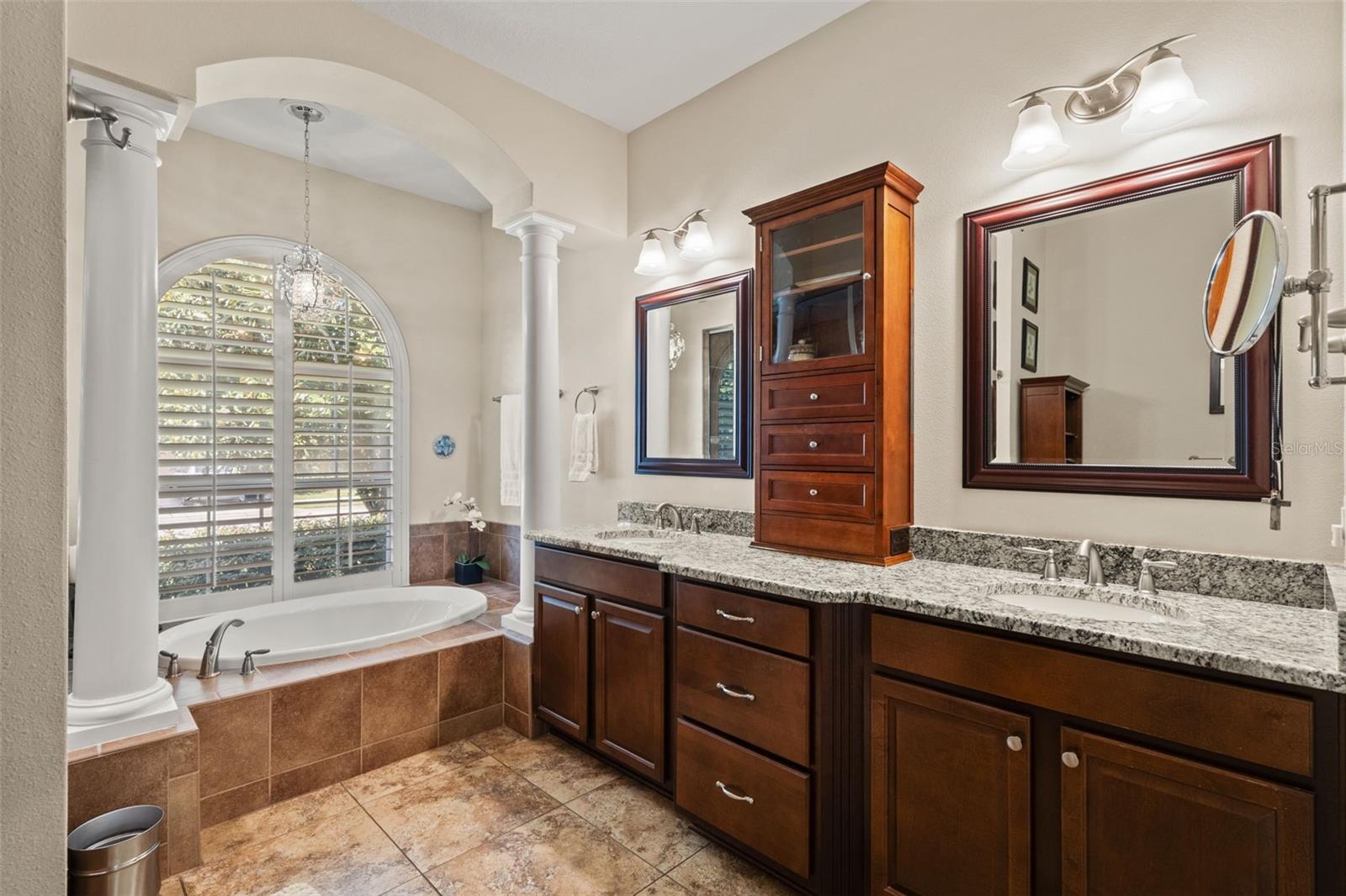 15103 Azra Dr Property Photo 32