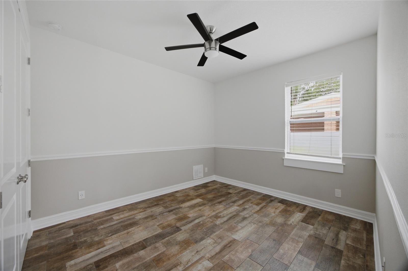 1707 E Emma St Property Photo 26