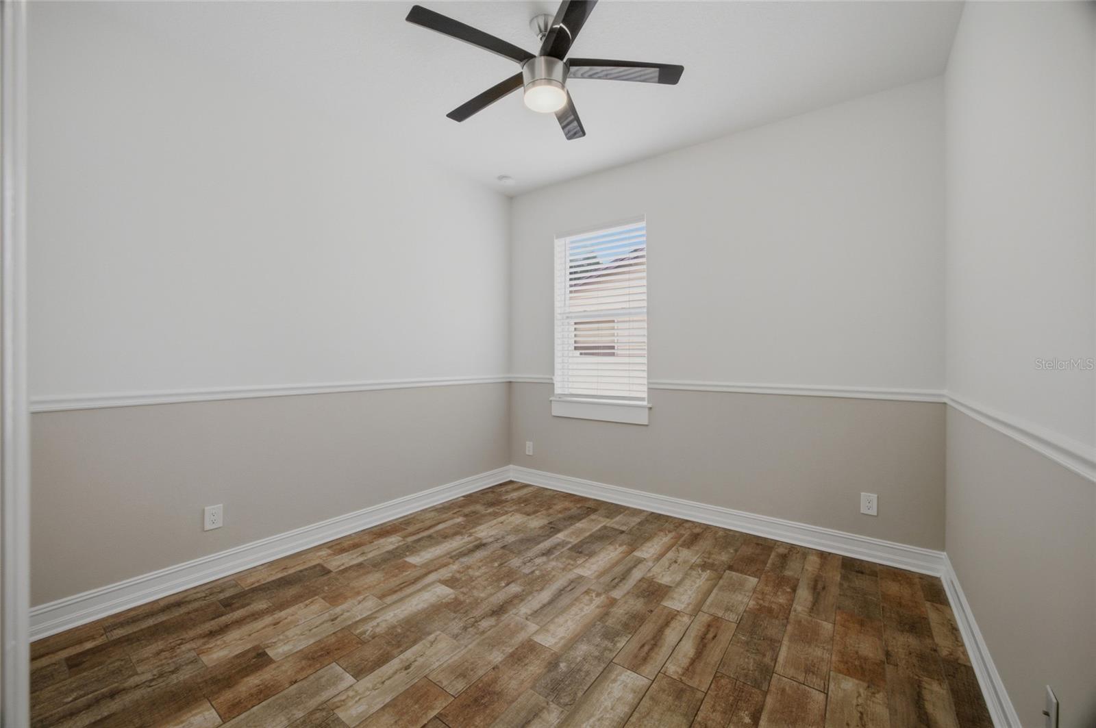 1707 E Emma St Property Photo 28