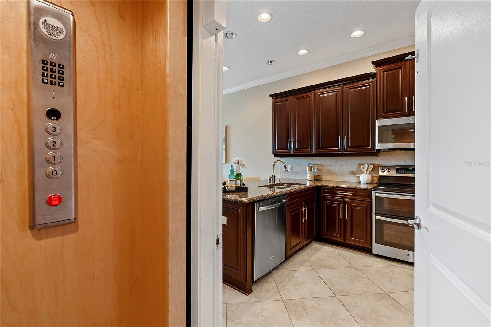 6043 Anchorage Way S Property Photo 30