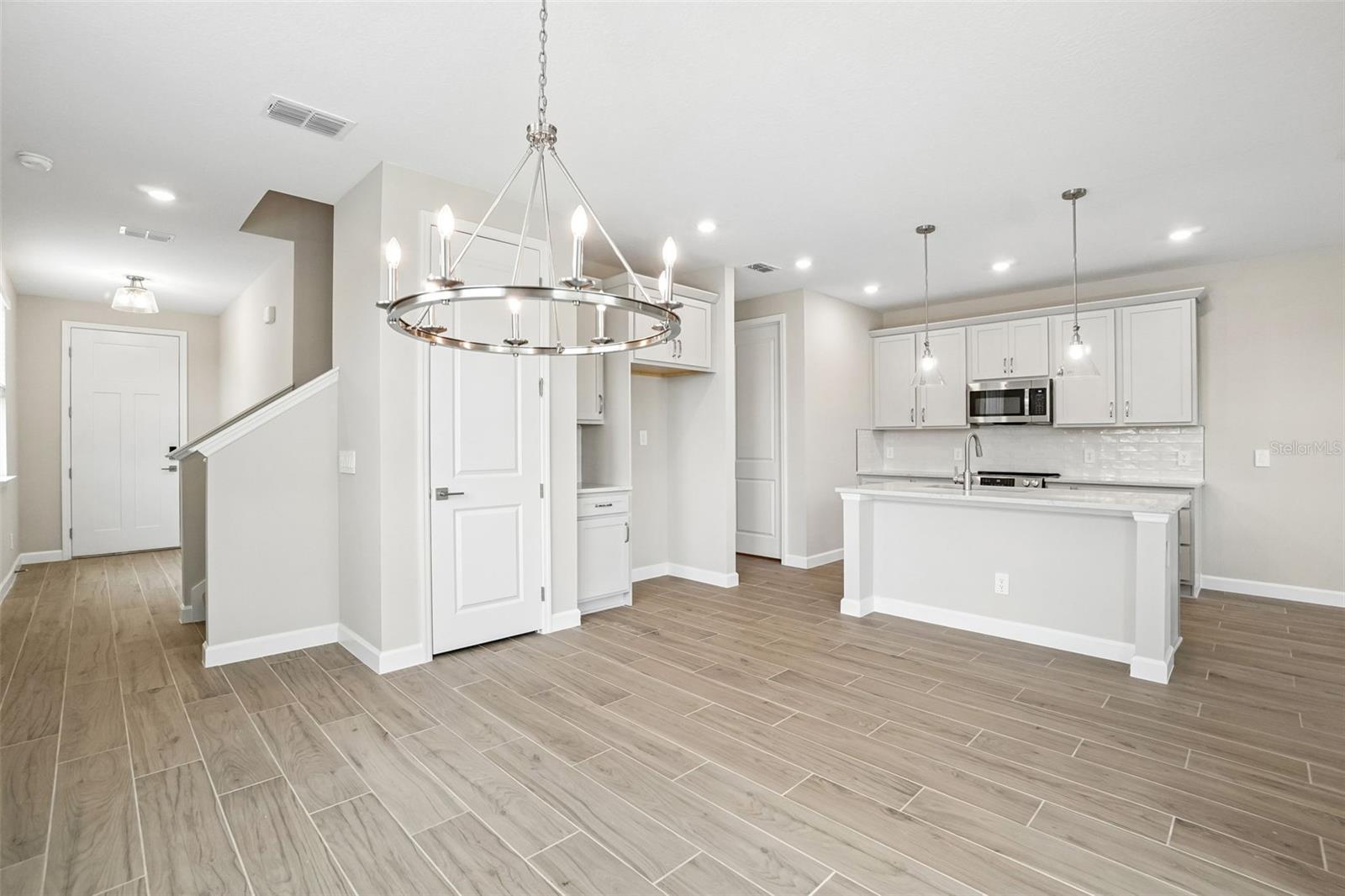 7542 Deer Valley Circle Property Photo 13