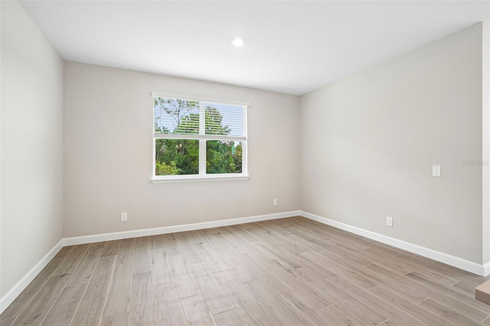 7542 Deer Valley Circle Property Photo 16