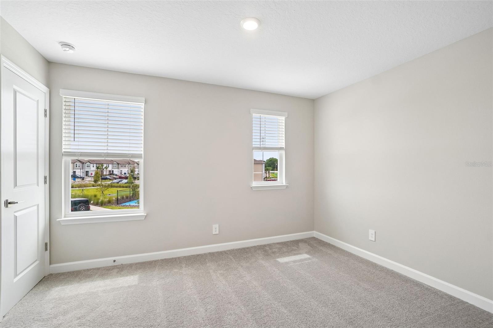 7542 Deer Valley Circle Property Photo 24