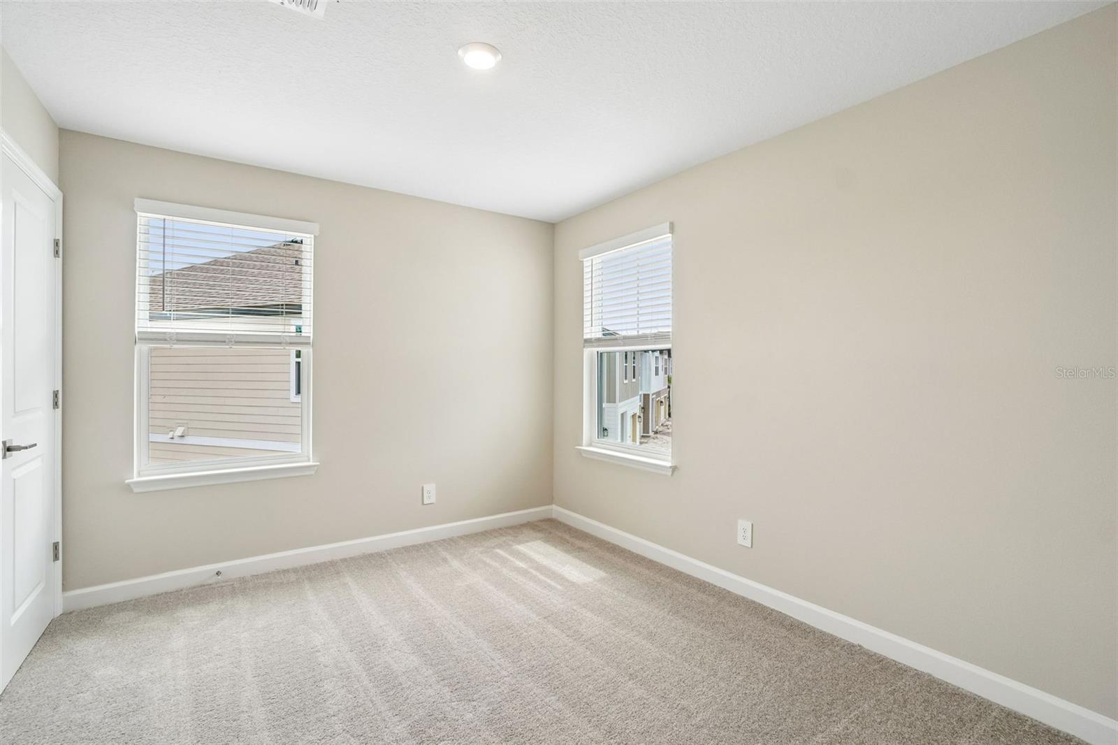 7542 Deer Valley Circle Property Photo 27